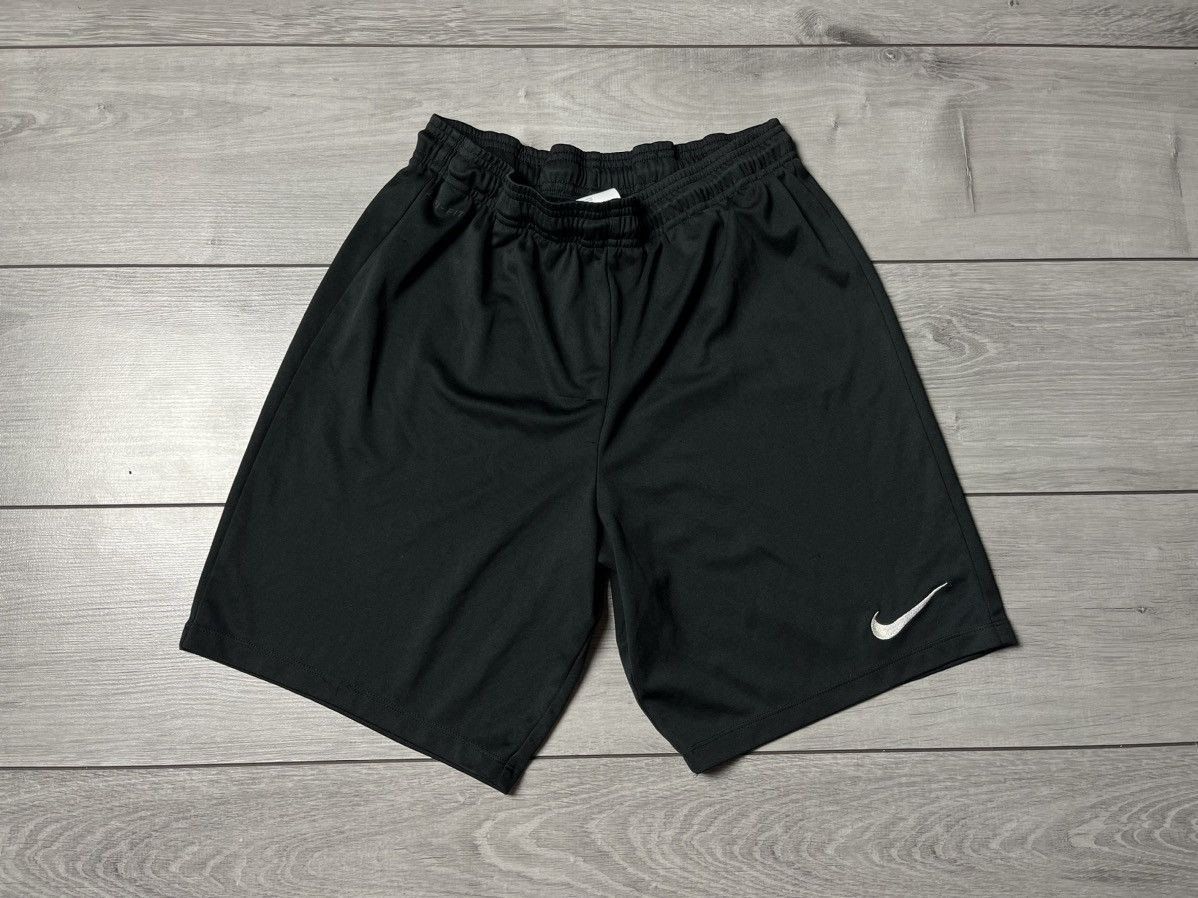 Nike Nike shorts soccer sportswear size Large Size US 34 / EU 50 - 1 Thumbnail
