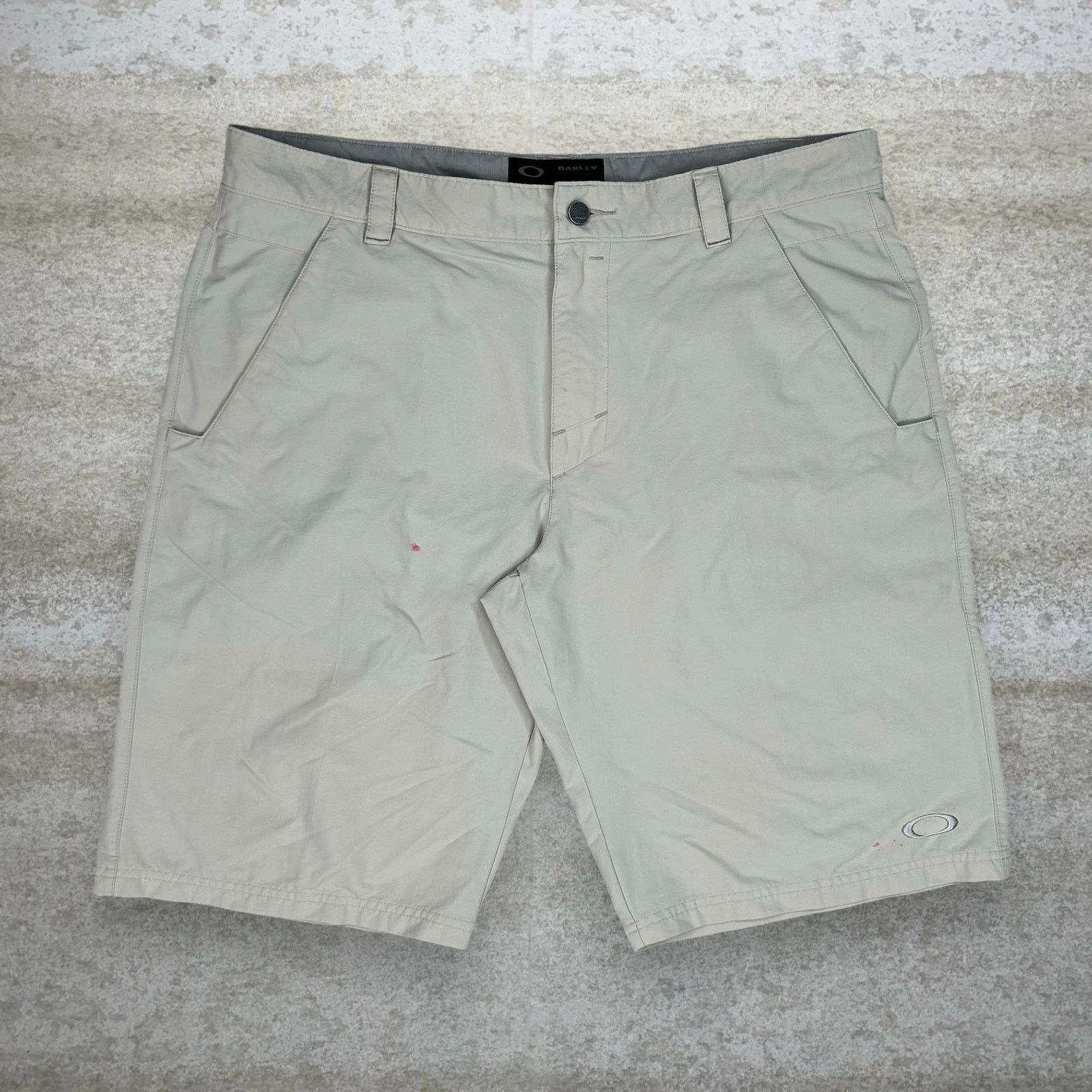 Oakley Vintage Y2K Oakley Shorts 38x12 Light Tan Nylon Subtle Logo Size US 38 / EU 54 - 2 Thumbnail