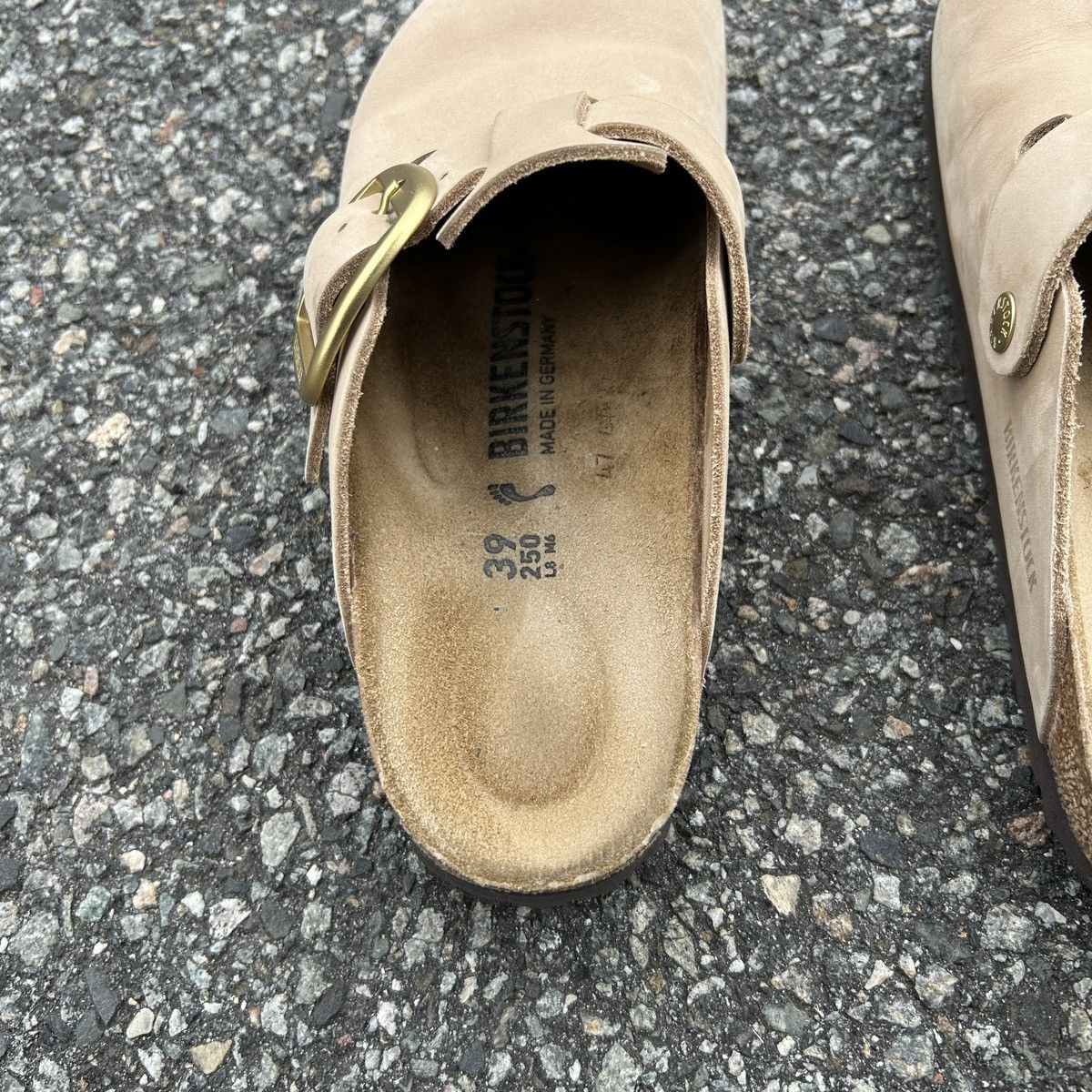Birkenstock Birkenstock Boston Big Buckle Nubuck Sandcastle Size US 8 / IT 38 - 3 Thumbnail