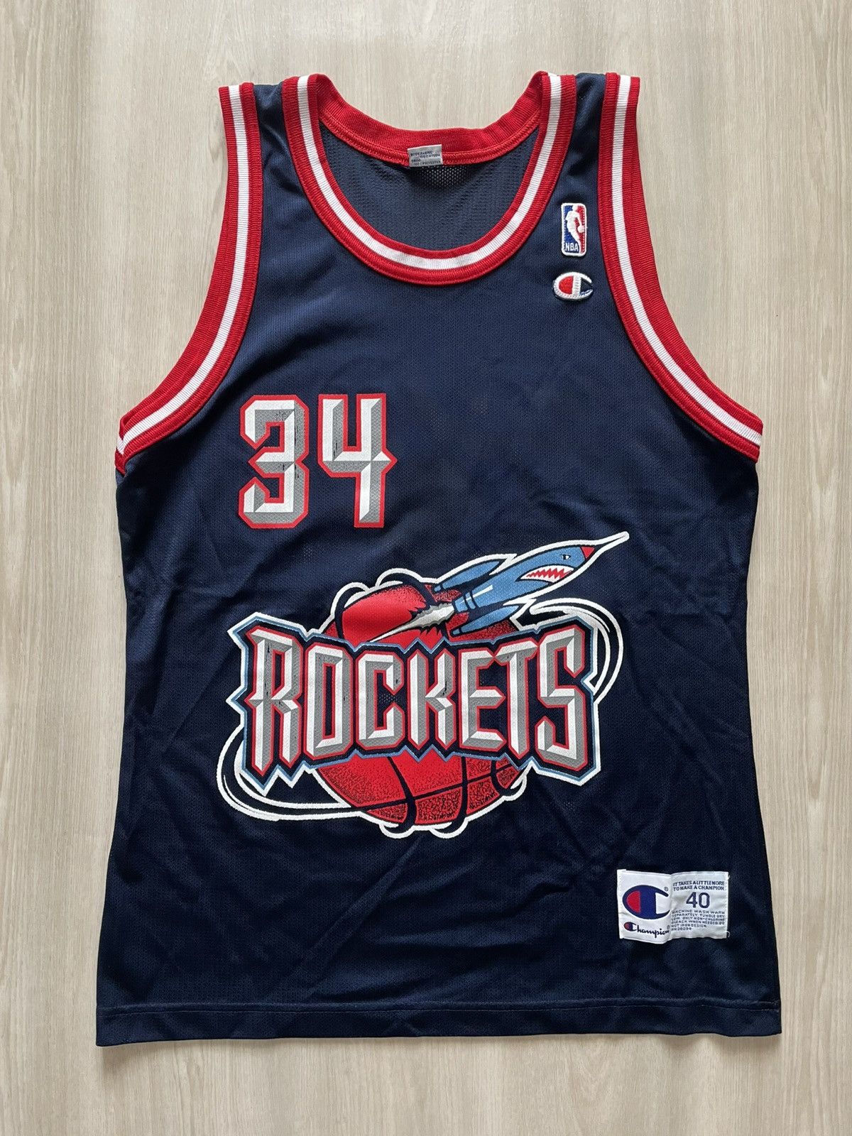 Champion × Vintage Vintage Houston Rockets Hakeem Olajuwon Champion #34Size 40 Size US M / EU 48-50 / 2 - 1 Thumbnail