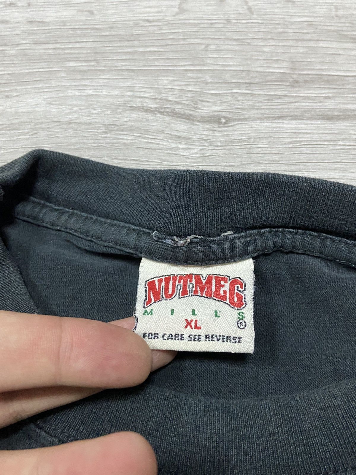 NBA Charlotte Hornets 🐝 vintage spotlight Nutmeg faded t-shirt Size US XL / EU 56 / 4 - 9 Thumbnail