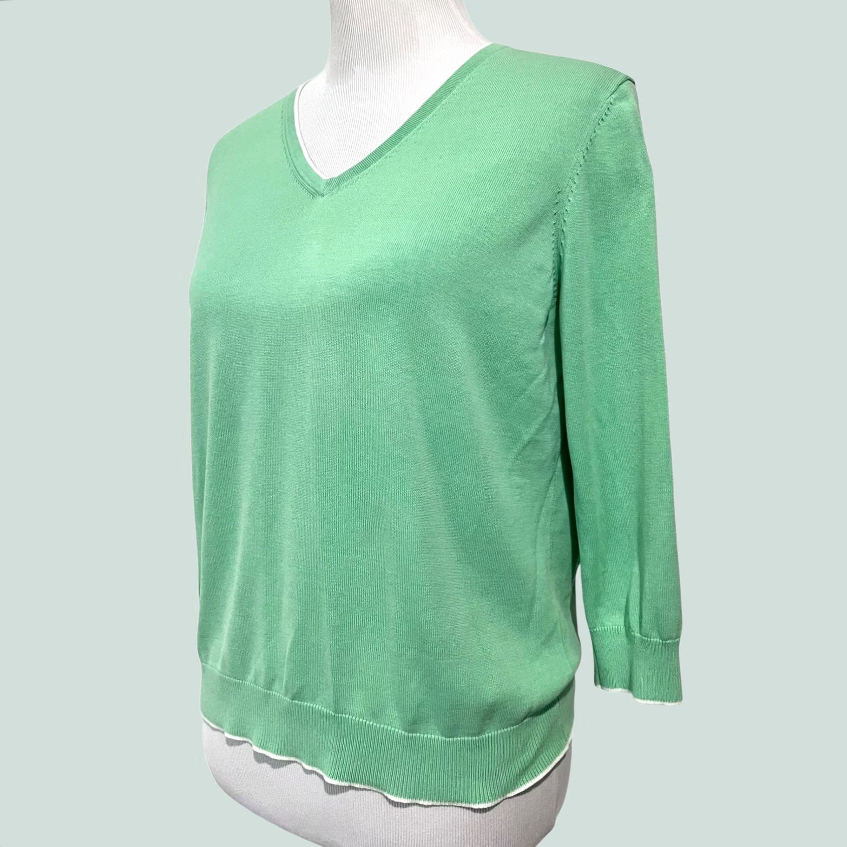 Brooks Brothers Brooks Brothers 345 Women’s Sweater V-Neck 3/4 Sleeve Cotton Silk Green Sz L Pullover Womens Suede? Size L / US 10 / IT 46 - 1 Thumbnail