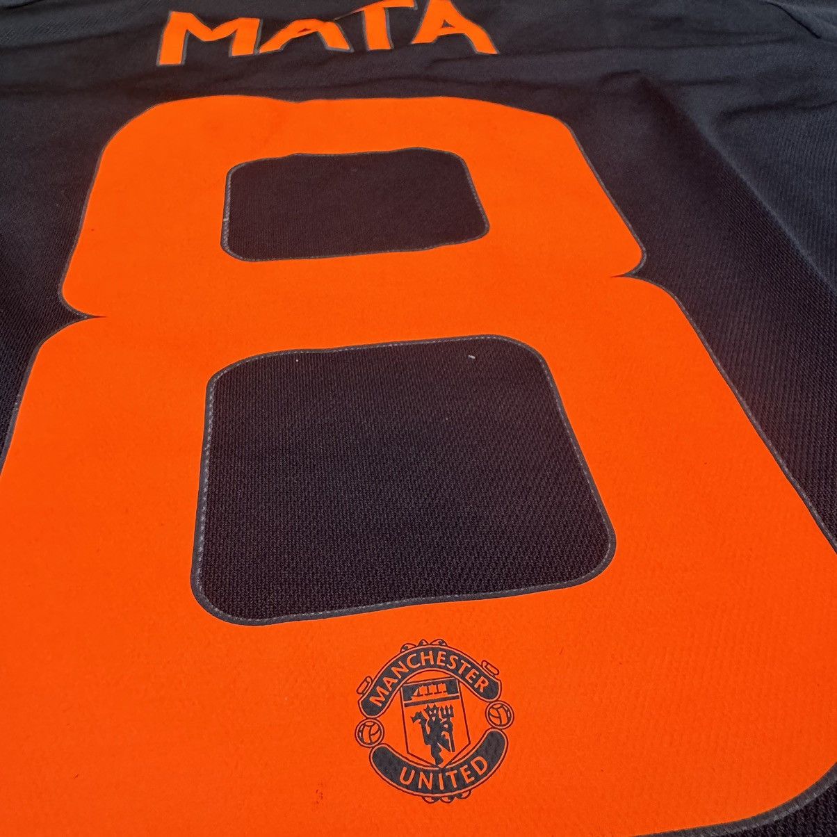 Nike Manchester United 15/16 C/L away shirt #8 Mata Size US M / EU 48-50 / 2 - 6 Thumbnail
