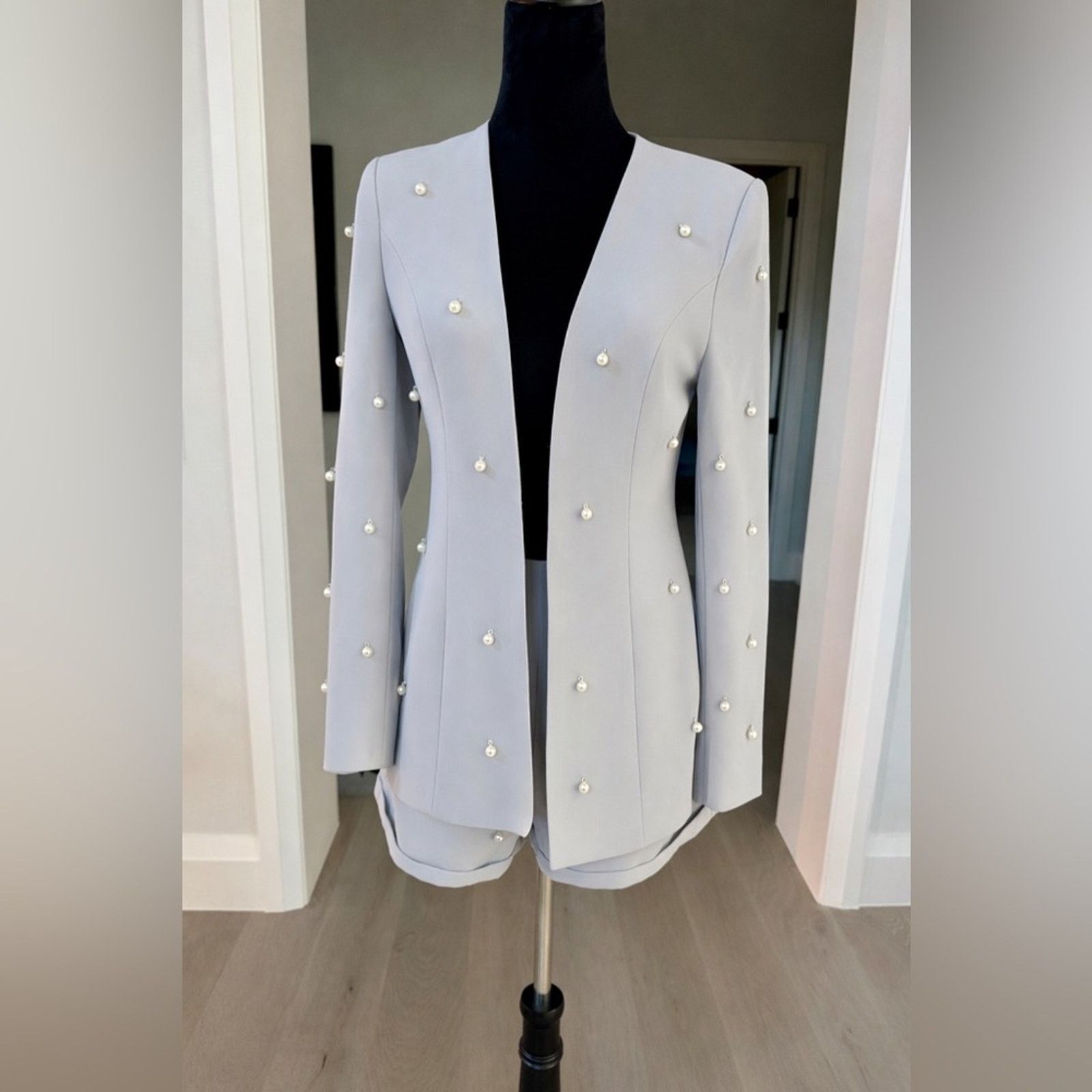 Other Y2K Light Gray Women's Blazer with Pearls and shorts size M Size M / US 6-8 / IT 42-44 - 2 Thumbnail