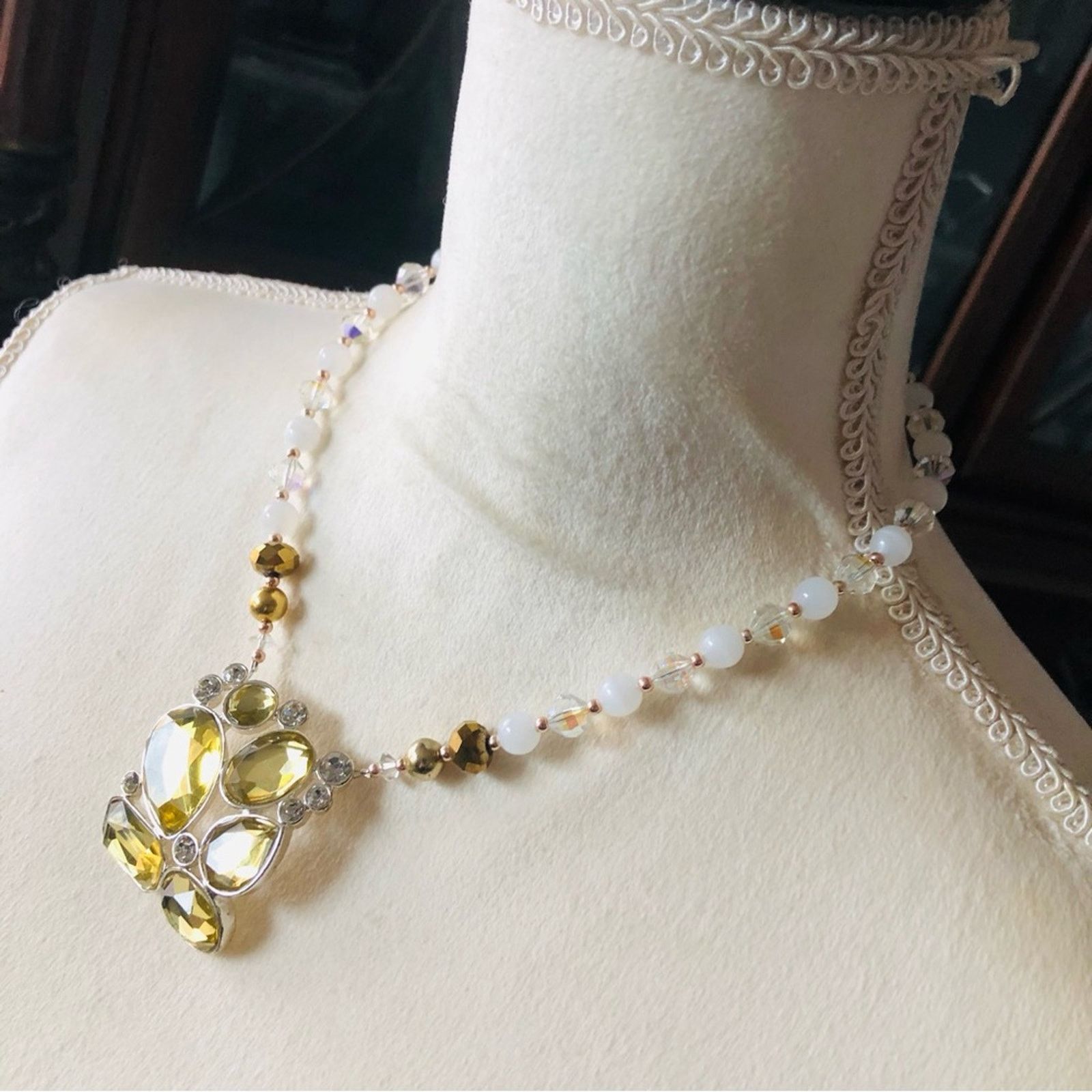 Handmade Handcrafted large saffron crystal quartz stone necklace Size ONE SIZE - 4 Thumbnail