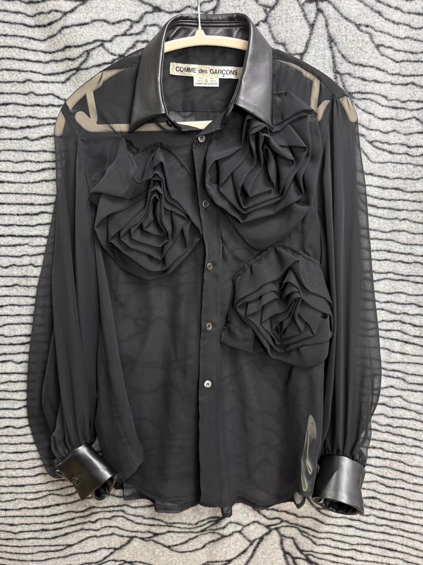 Comme des Garcons Black Ruffled Detail Long Sleeve Button-Up Shirt Size US S / EU 44-46 / 1 - 1 Thumbnail