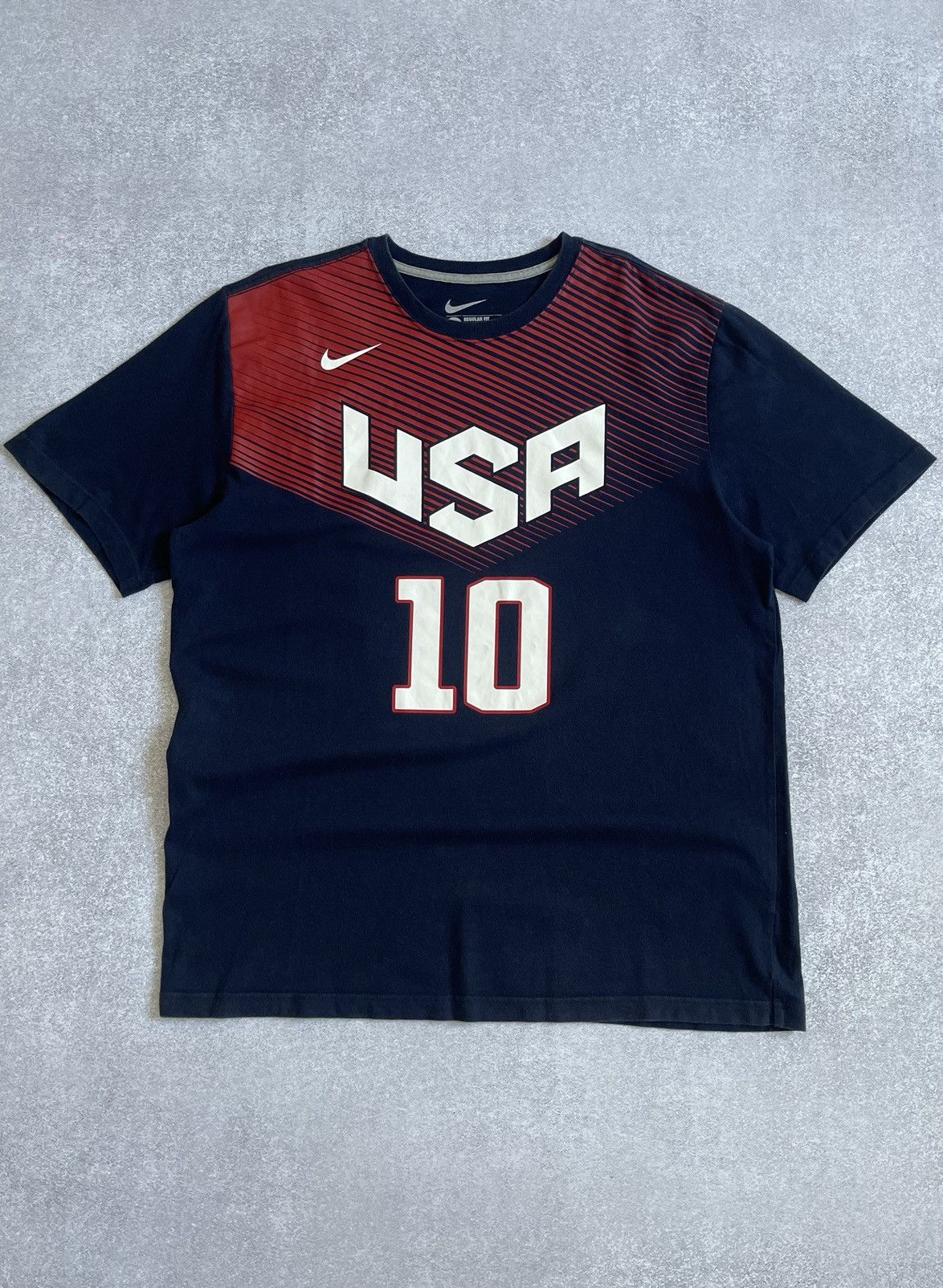 Nike Vintage Nike Team USA Kyrie Irving #10 Cotton Jersey T-shirt Size US XL / EU 56 / 4 - 1 Thumbnail