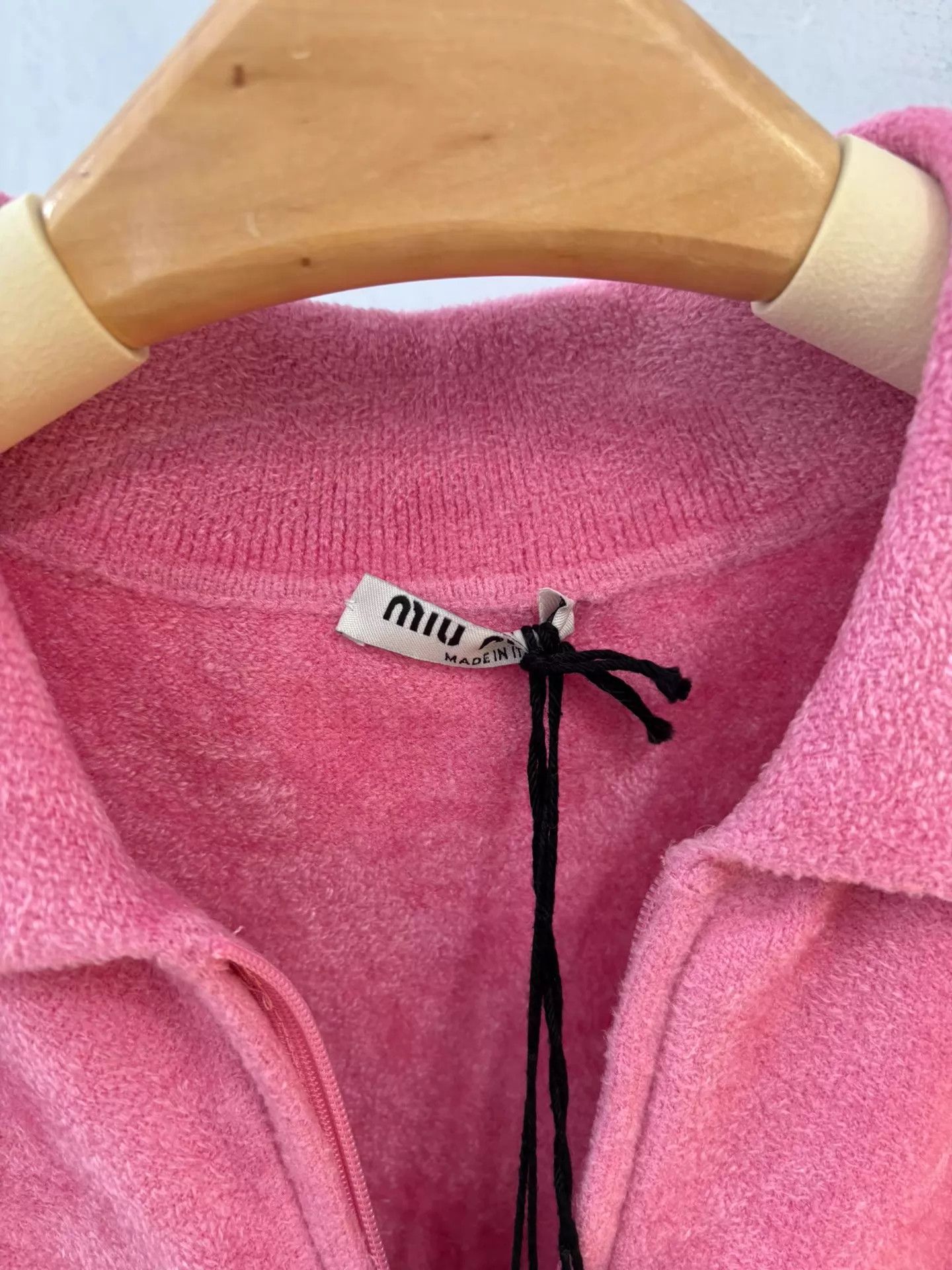 Miu Miu Miu Miu Pink Velvet Shirt-Style Casual Jacket 40 Size S / US 4 / IT 40 - 5 Thumbnail