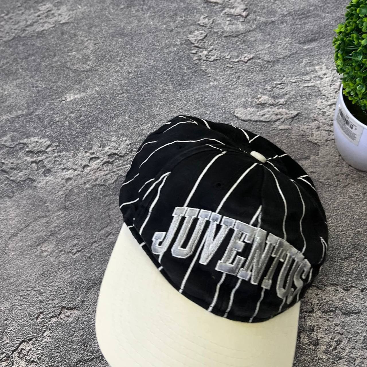 Vintage Vintage Rare Juventus Snapback Football Hat Italy Cap Hype Size ONE SIZE - 7 Thumbnail