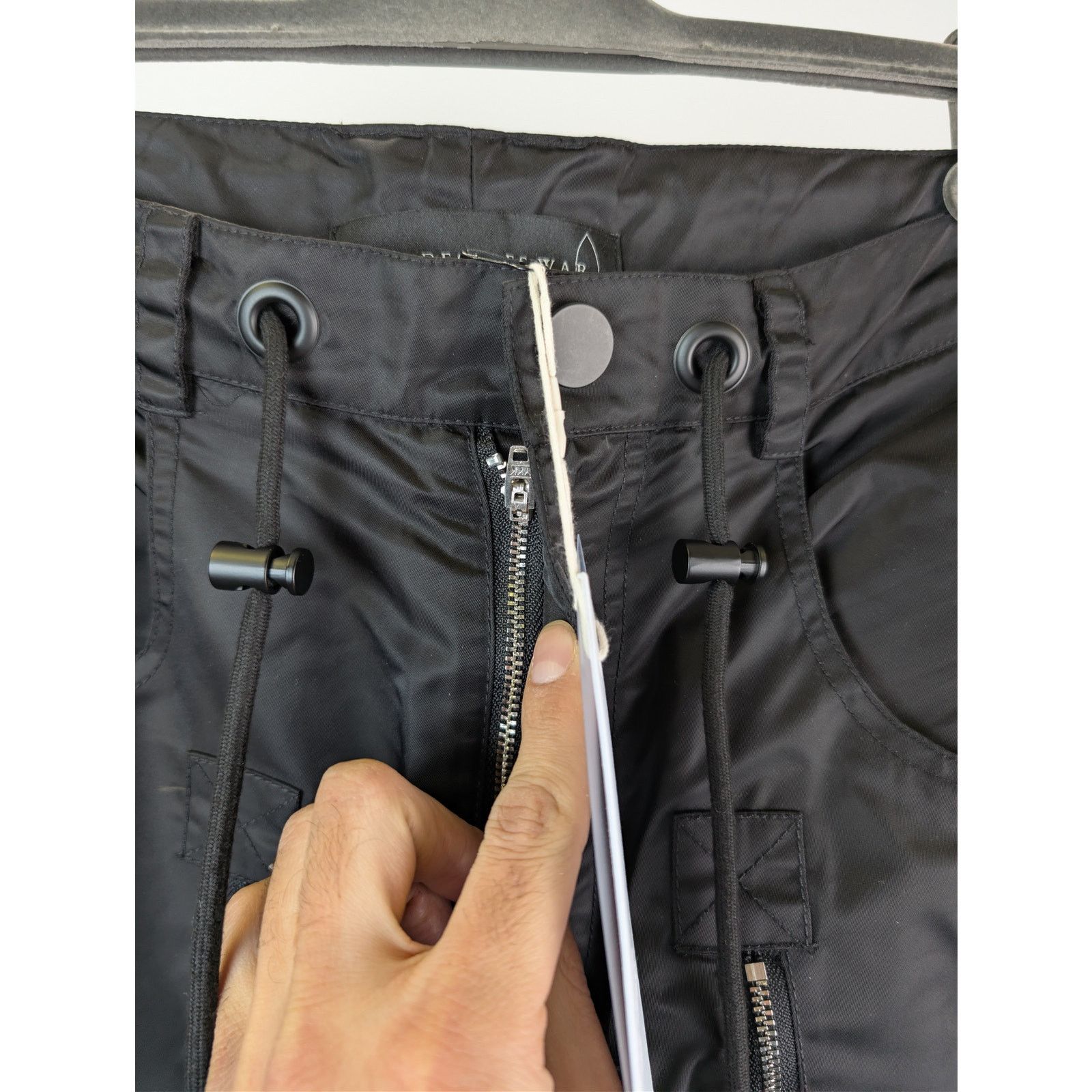 Who Decides War o1rshd1 String Theory Cargo Pants in Coal Size US 30 / EU 46 - 7 Thumbnail