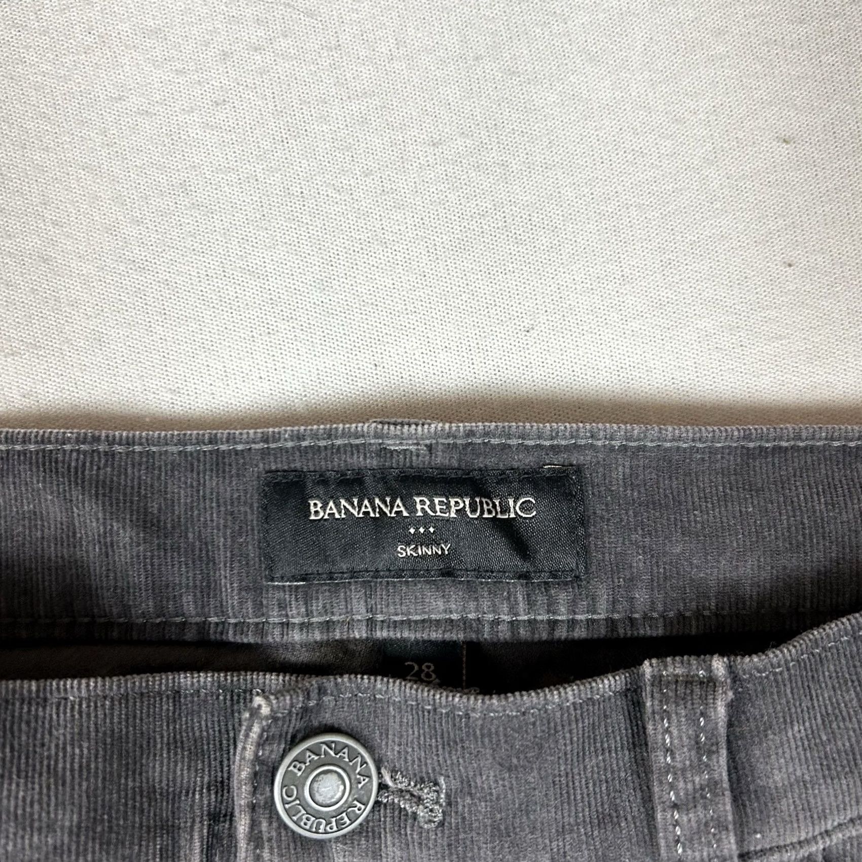 Banana Republic Banana Republic Skinny Corduroy Pants Women's 28 Gray Chino Workwear Mid Rise Corduroy Slim Pants Womens Gray 28 Fall Winter Spring Summer Workwear Size 28" / US 6 / IT 42 - 4 Thumbnail