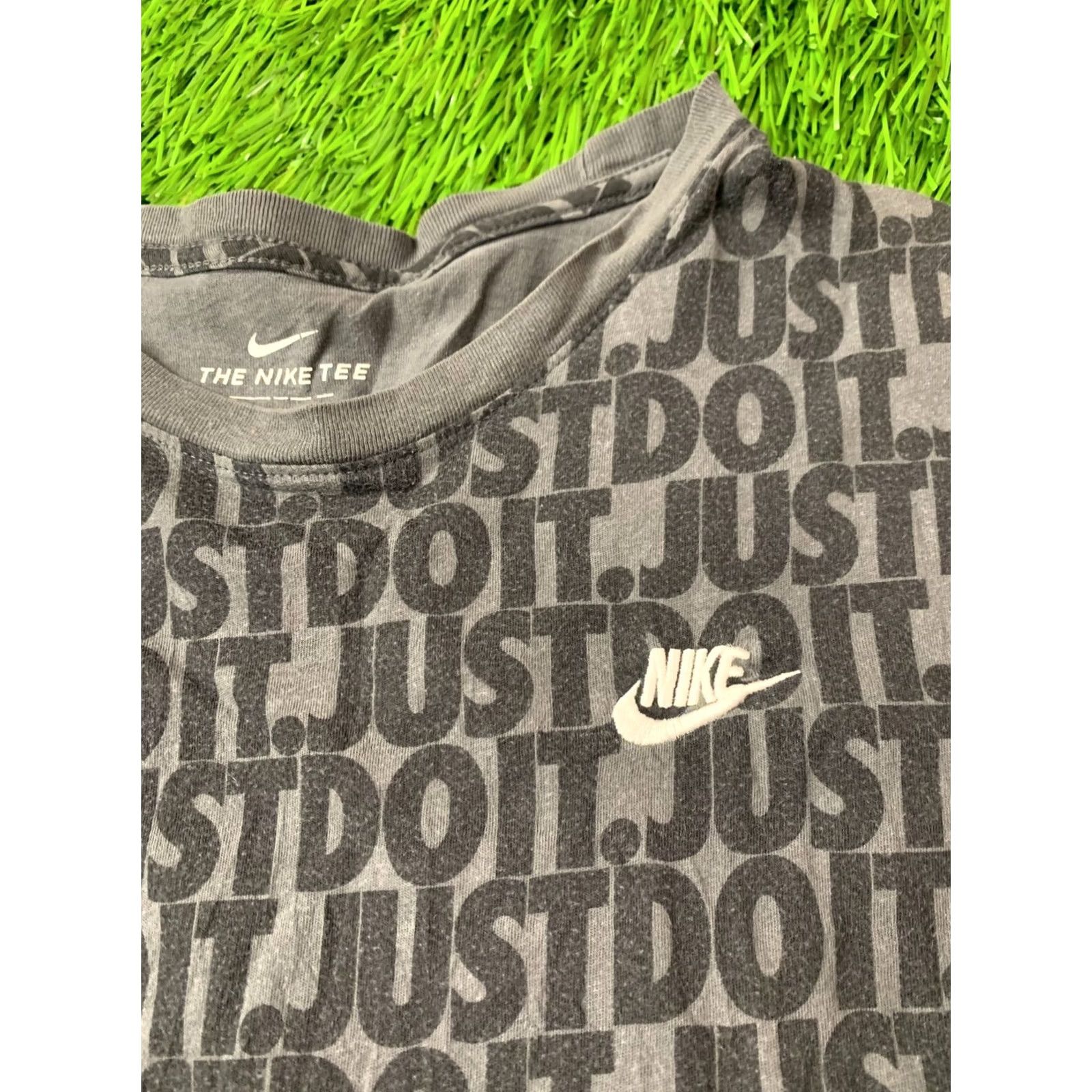 Nike Nike Just Do It 2019 Men Casual Shirt T-Shirt Tee Jersey Size L Gray Short Sleeve Size US L / EU 52-54 / 3 - 3 Thumbnail