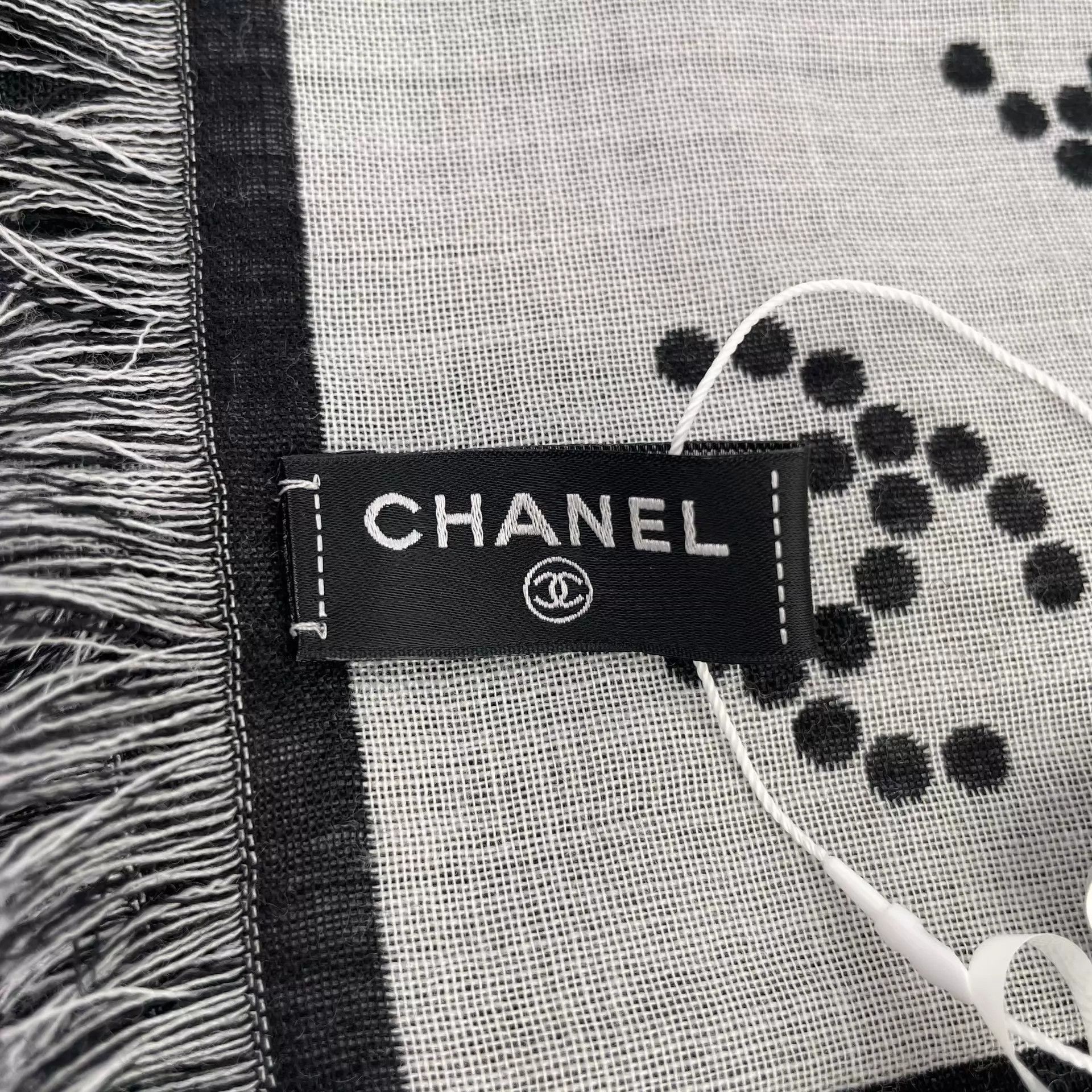 Chanel Chanel Silk Double-Faced Scarf Size ONE SIZE - 5 Thumbnail
