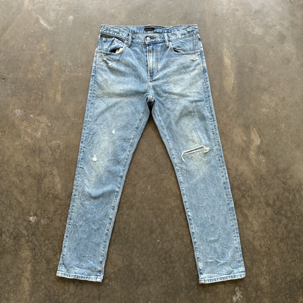 Japanese Brand Vintage Japanese Distressed Faded Denim Jean Pant W33 Size US 33 - 1 Thumbnail