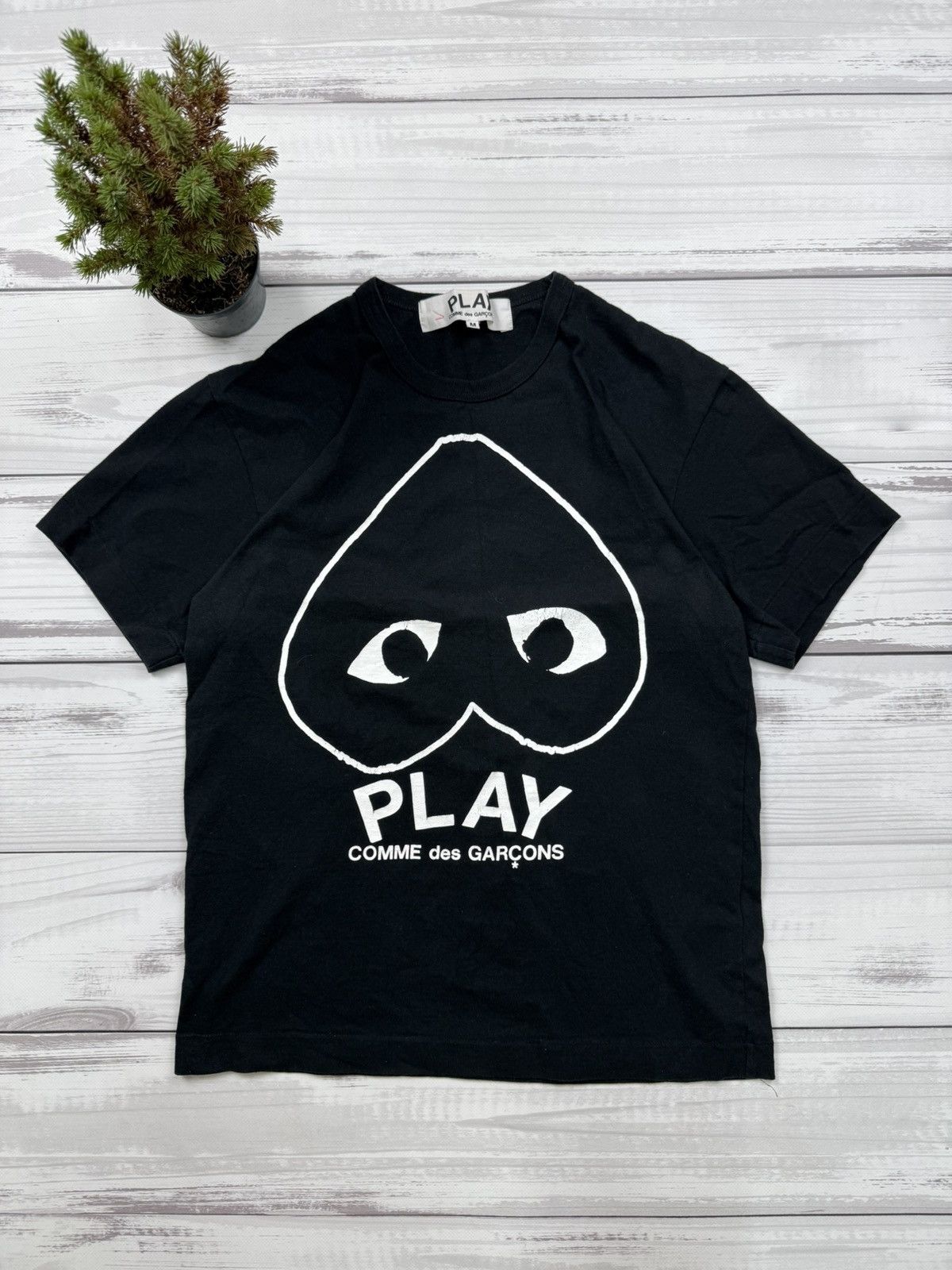 Comme des Garcons CDG Play Comme Des Garçons Inverted Heart Black and White Size US M / EU 48-50 / 2 - 1 Thumbnail
