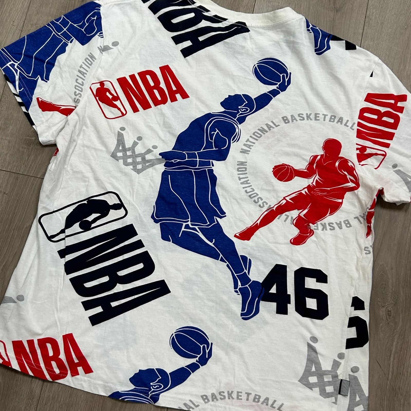 NBA NBA Basketball All Over Print White Tee T Shirt Size XL B14 Size US XL / EU 56 / 4 - 2 Thumbnail