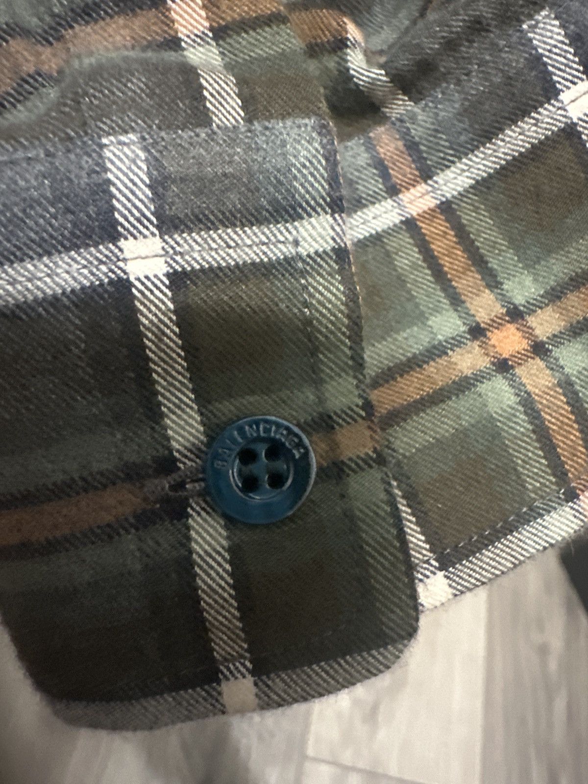Balenciaga Balenciaga oversized flannel tee Size US L / EU 52-54 / 3 - 2 Thumbnail
