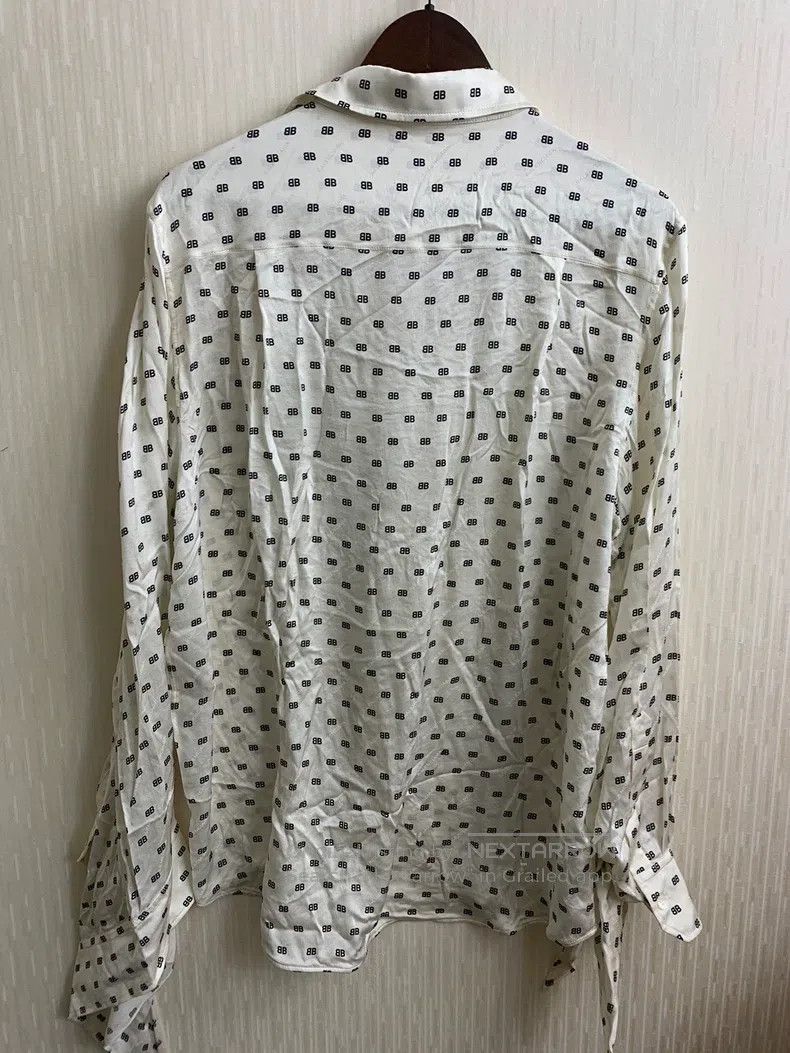 Balenciaga Balenciaga Double B Letter Logo Subtle Texture Full Print Size XS / US 0-2 / IT 36-38 - 4 Thumbnail
