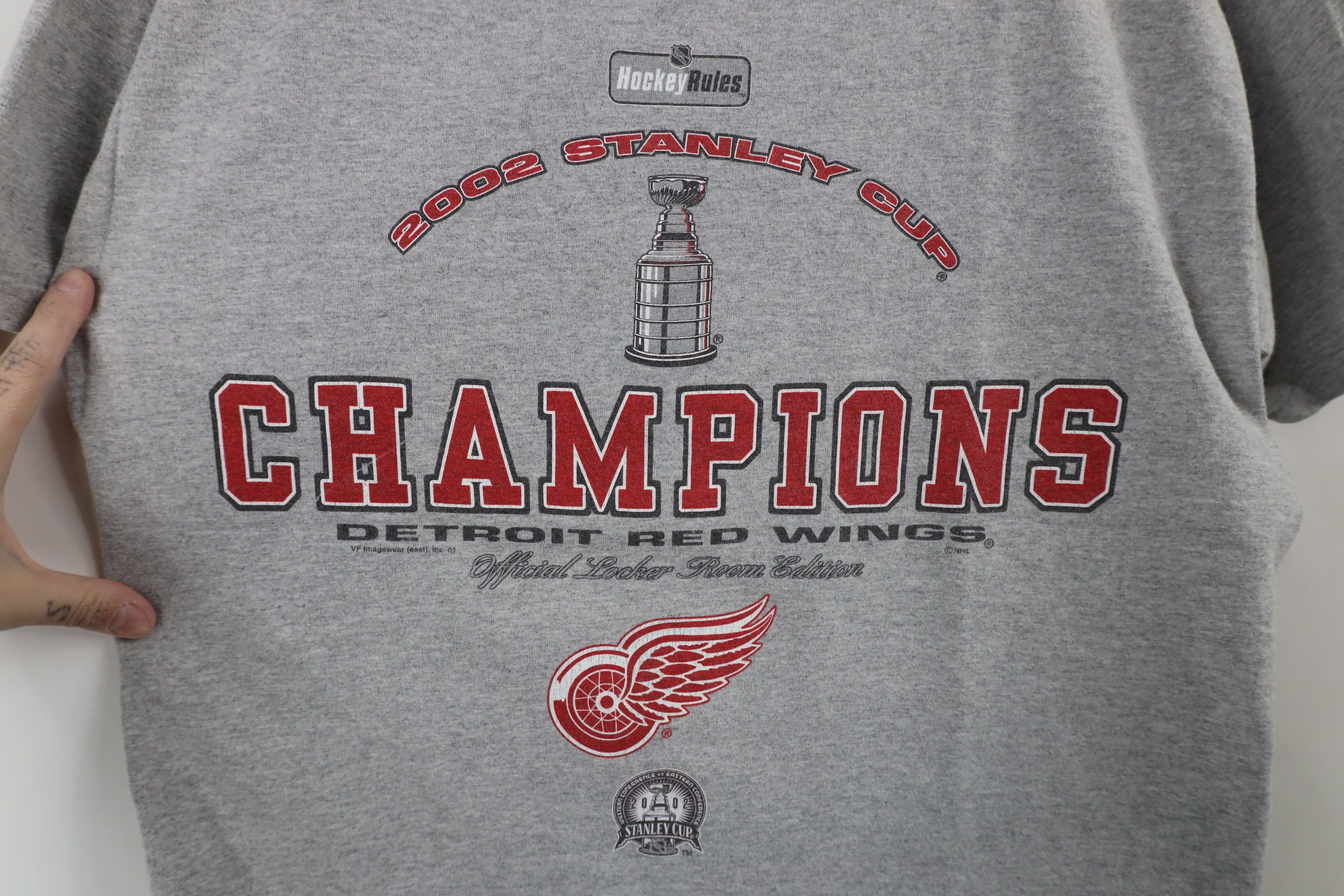 Vintage Vintage 2002 Stanley Cup Champ Detroit Red Wings T-Shirt Size US L / EU 52-54 / 3 - 4 Thumbnail