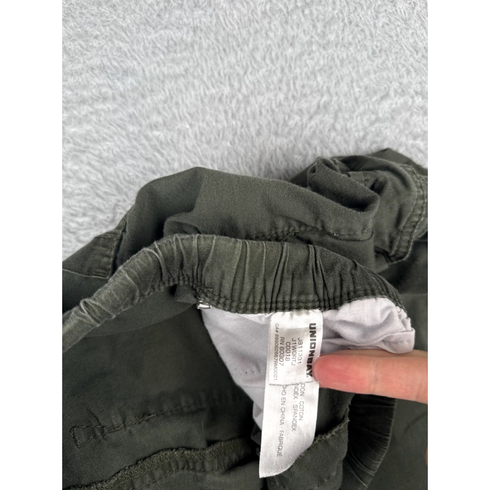 Vintage UNIONBAY Women's Cargo Jogger Pants Size 3 Green Tapered Denim 5-Pocket Belted Regular Fit Size 26" / US 2 / IT 38 - 6 Thumbnail