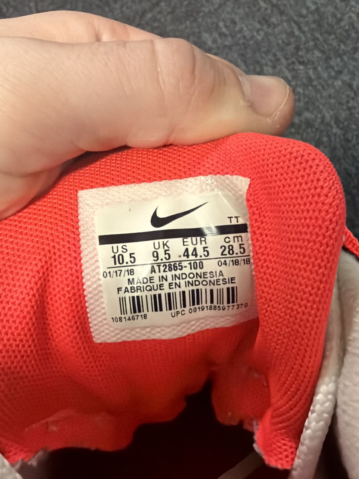 Nike Nike Air Max 95 OG Solar Red 2018 - Size US 10.5 / EU 44.5 Size US 10.5 / EU 43-44 - 9 Thumbnail