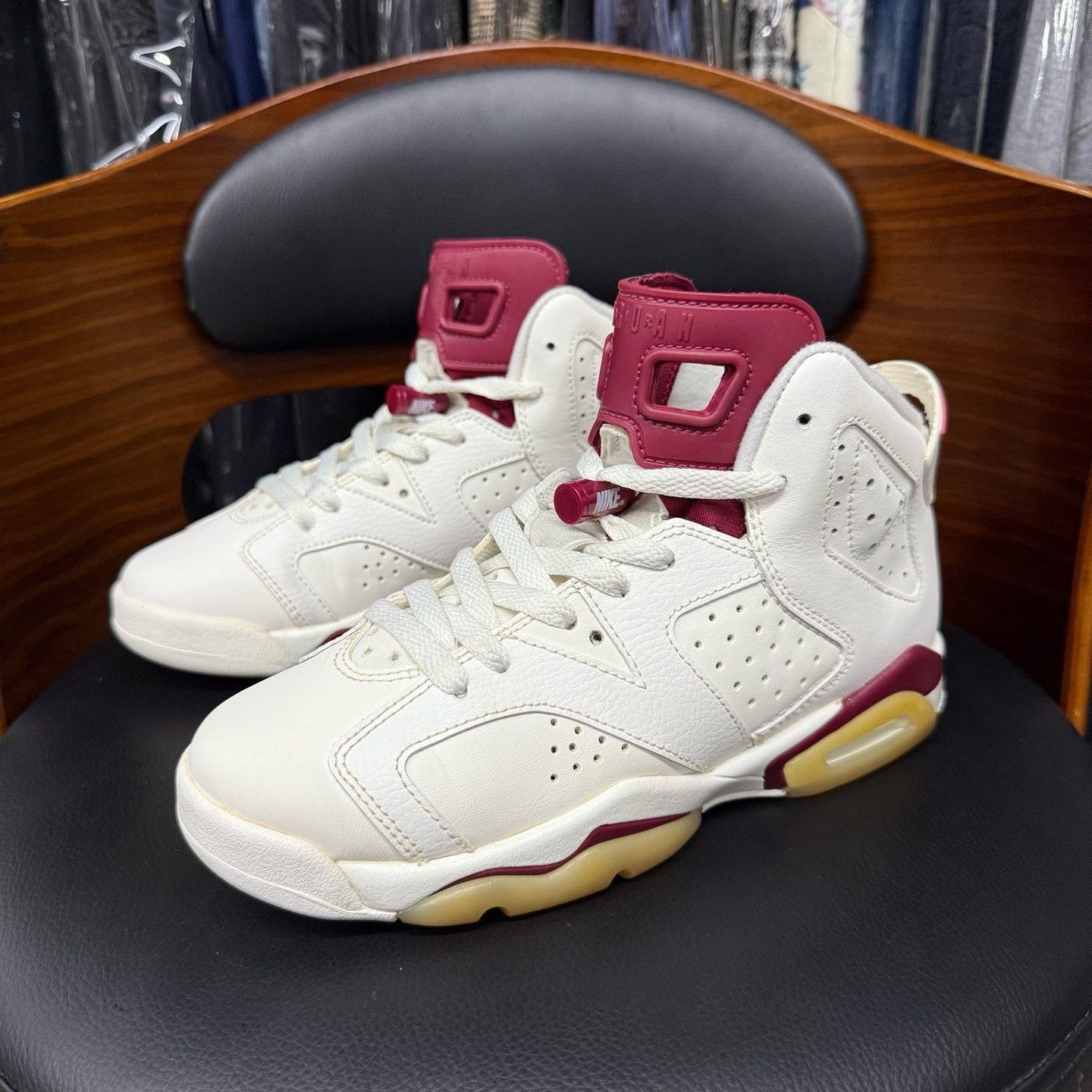 Nike Nike AJ6 Red Lowtop Sneakers 37 Men Size US 5 / EU 37 - 1 Thumbnail