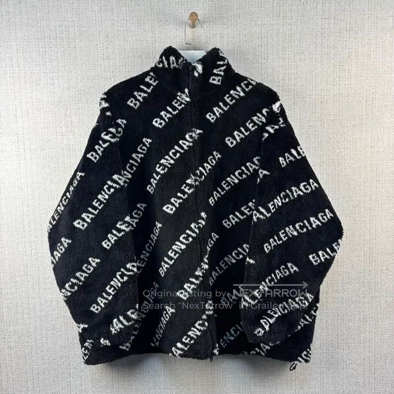Balenciaga Balenciaga Bullet Screen Logo Full Print Stand Collar Tedd Size M / US 6-8 / IT 42-44 - 1 Thumbnail