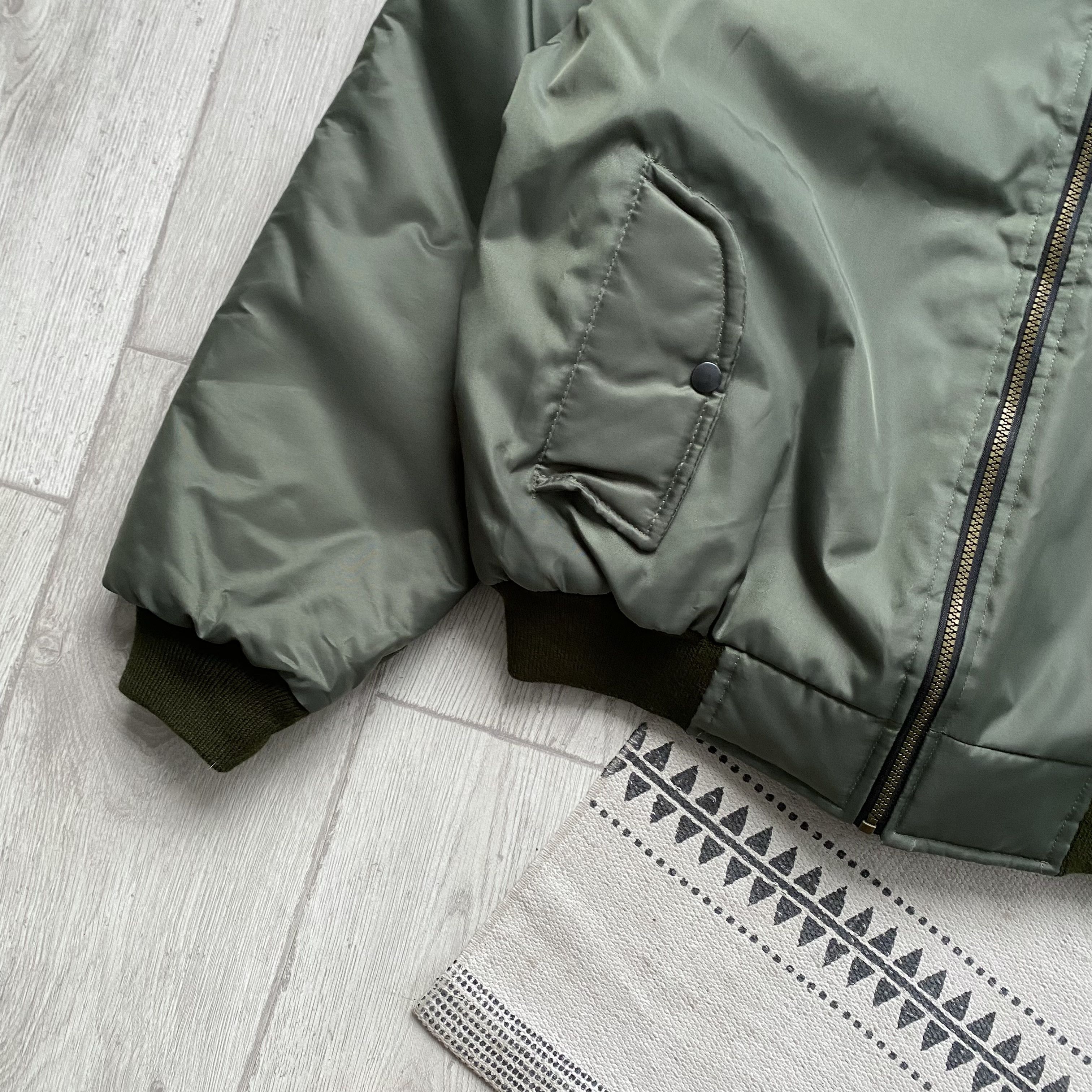 Alpha Industries MA 1 Flyer Bomber Jacket Boxy Fit Olive Made in England Size US M / EU 48-50 / 2 - 3 Thumbnail
