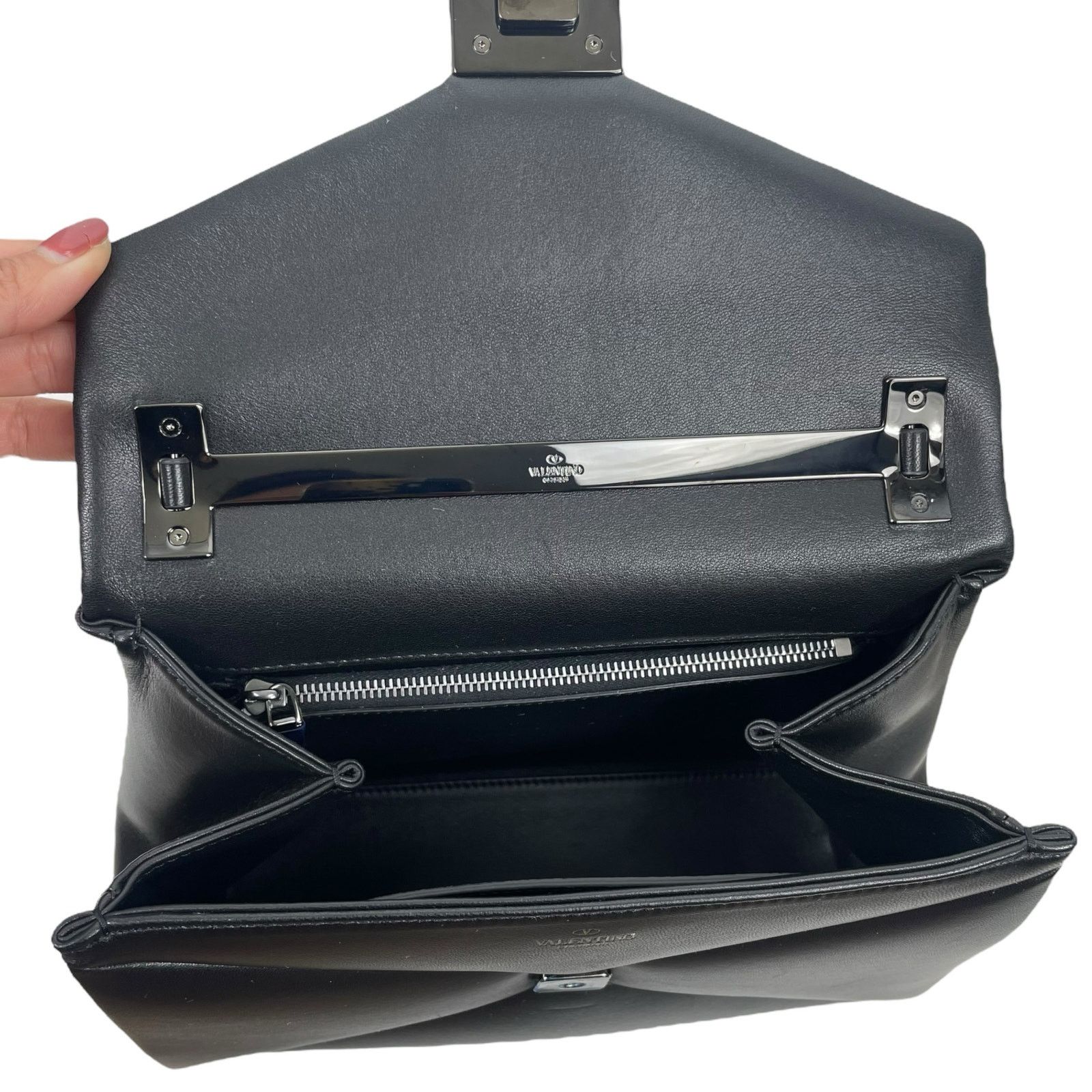 Valentino Valentino Garavani One Stud Small Top Handle Leather Black Size ONE SIZE - 13 Thumbnail