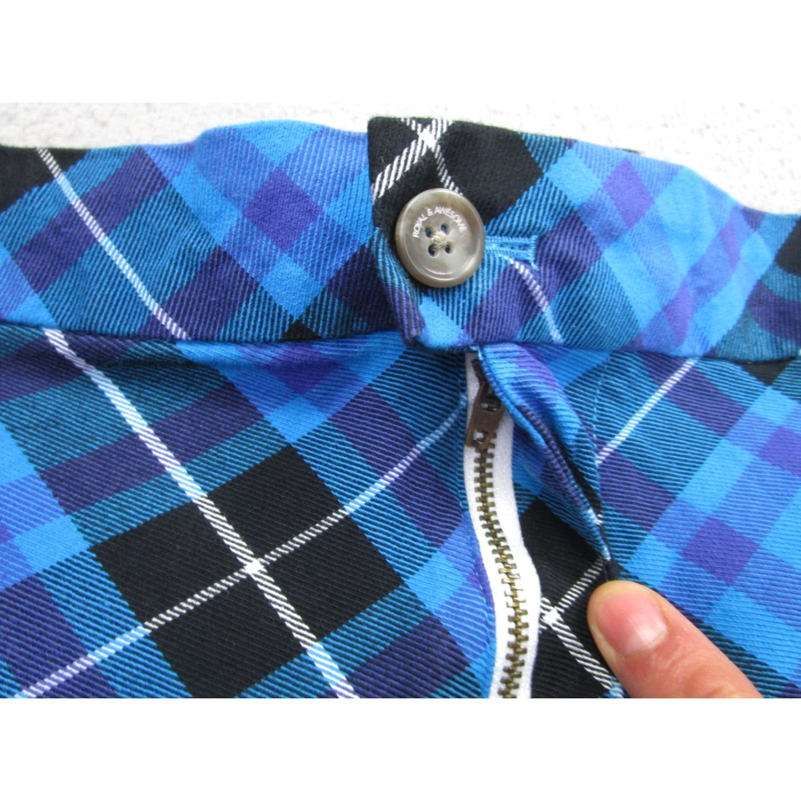 Vintage Royal & Awesome Shorts Mens 42 Blue Black Plaid Golf Stretch Chino Zip Fly Regular Cotton Spandex Pockets Breathable Activewear Casual Mens Size US 42 / EU 58 - 6 Thumbnail