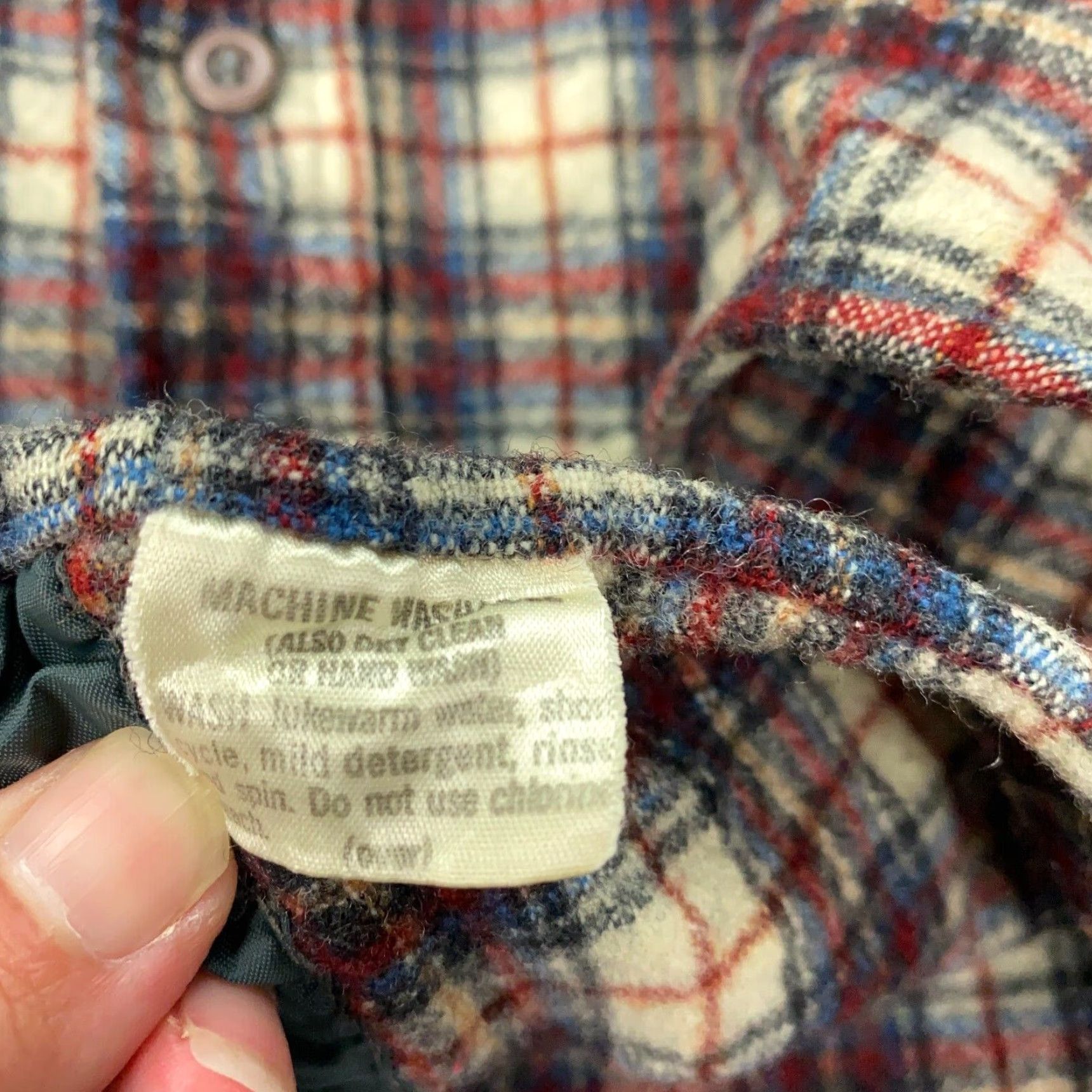 Pendleton VINTAGE Pendleton Shirt Mens Large Red Plaid 100% Wool 80s Country Traditionals Button-Up Size US M / EU 48-50 / 2 - 6 Thumbnail