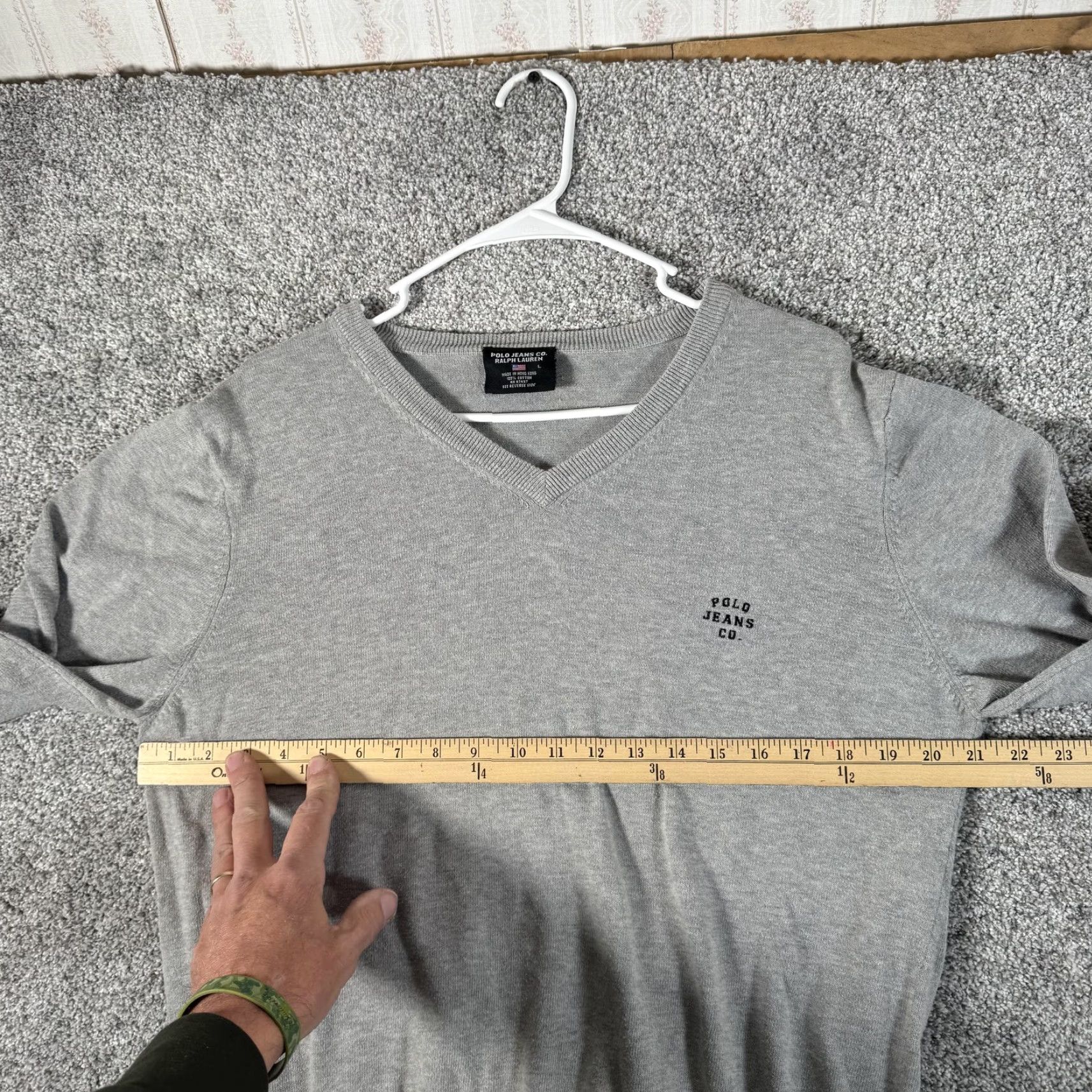 Ralph Lauren VINTAGE Ralph Lauren Polo Jeans Co Sweater Mens L Gray V-Neck Knit Pullover Short Description: Minimalist Old Money 90s Style Size US L / EU 52-54 / 3 - 3 Thumbnail