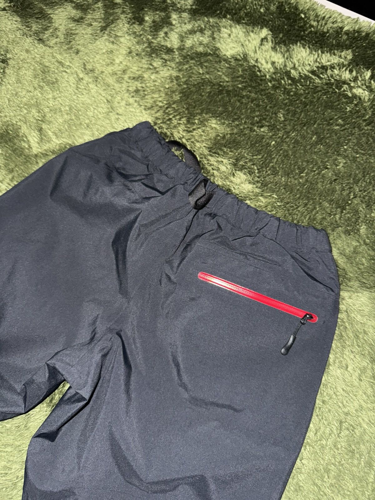 Palace [S] Palace Gore-Tex S-Tech Shorts Black 22SS Size US 32 / EU 48 - 8 Thumbnail