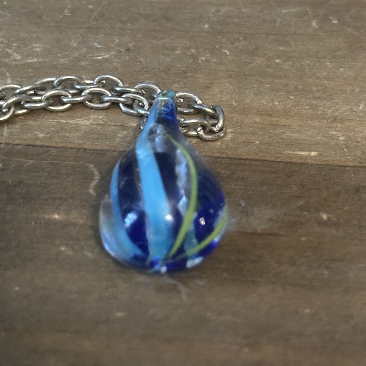 Other Silver tone glass tear drop pendant necklace Size ONE SIZE - 4 Thumbnail