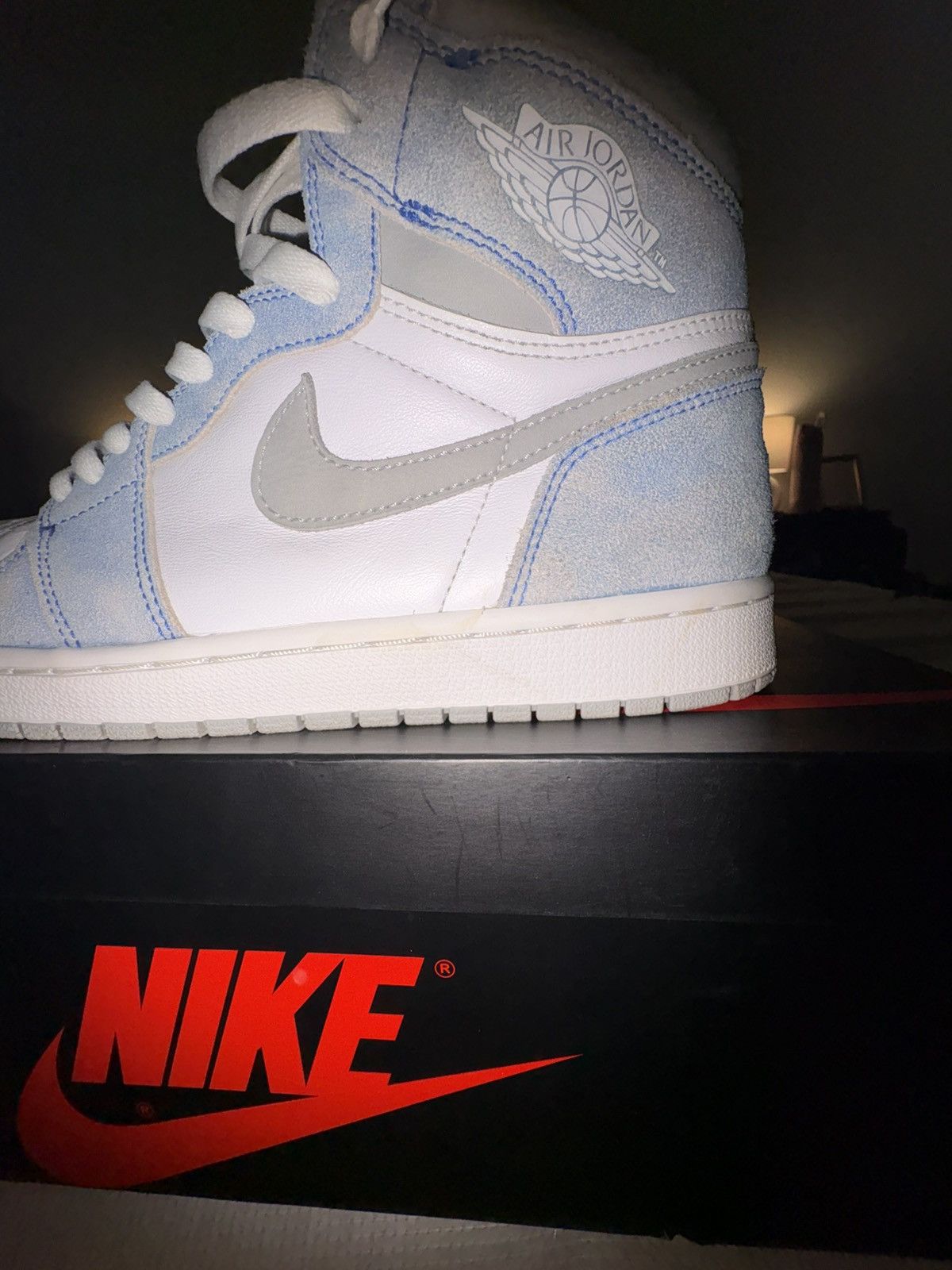 Jordan Brand Jordan 1 Retro High OG “Hyper Royal” Size US 10 / EU 43 - 16 Thumbnail