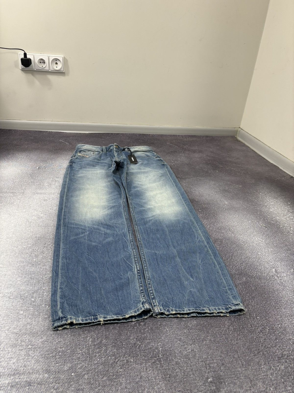Diesel Diesel Larkee Relaxed NWT Comfort Straight Men’s Denim Jeans Size US 30 / EU 46 - 3 Thumbnail