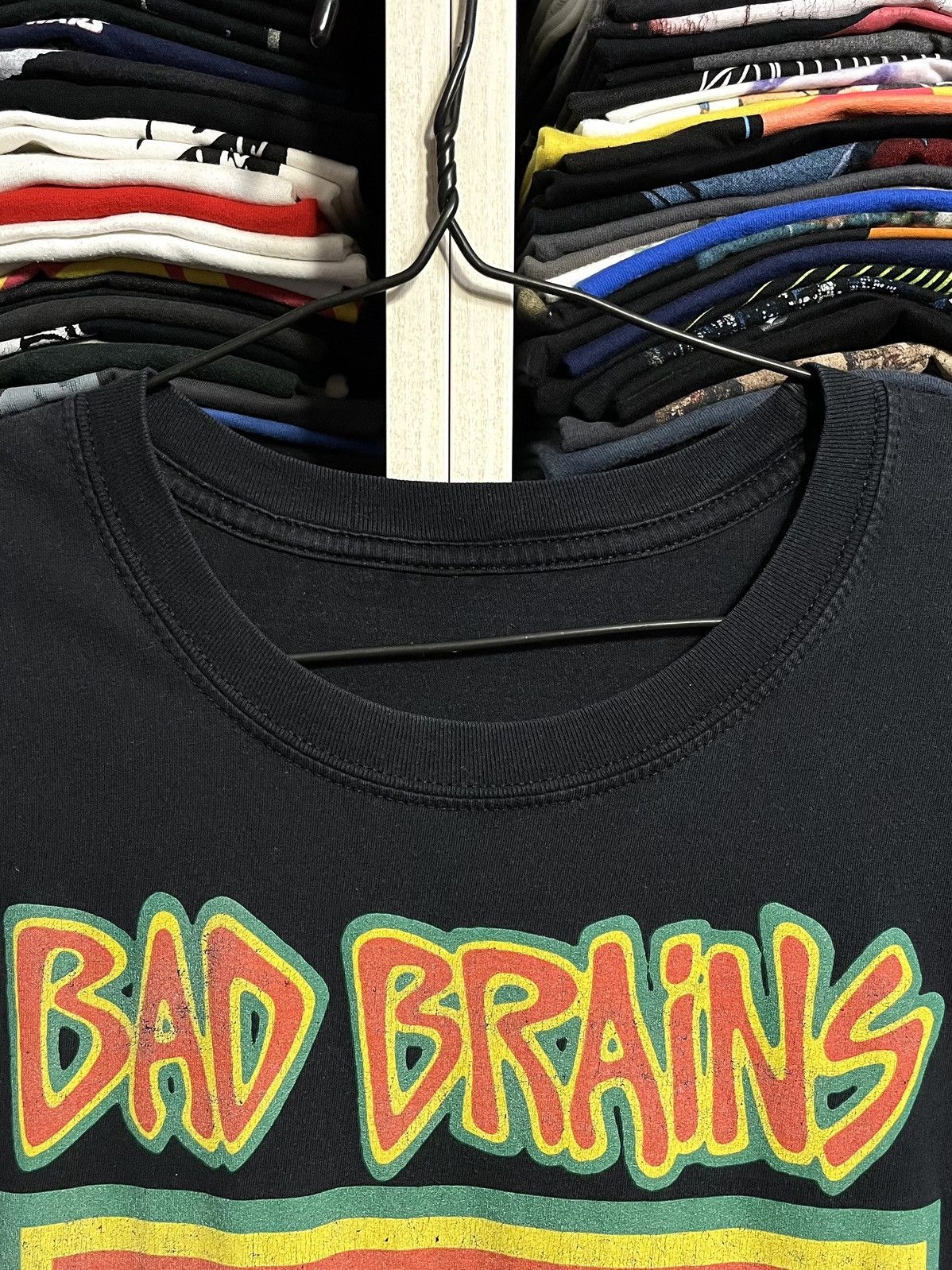 Band Tees Vintage 00s Bad Brains Capitol Punk Rock Band T-Shirt Size US XL / EU 56 / 4 - 4 Thumbnail