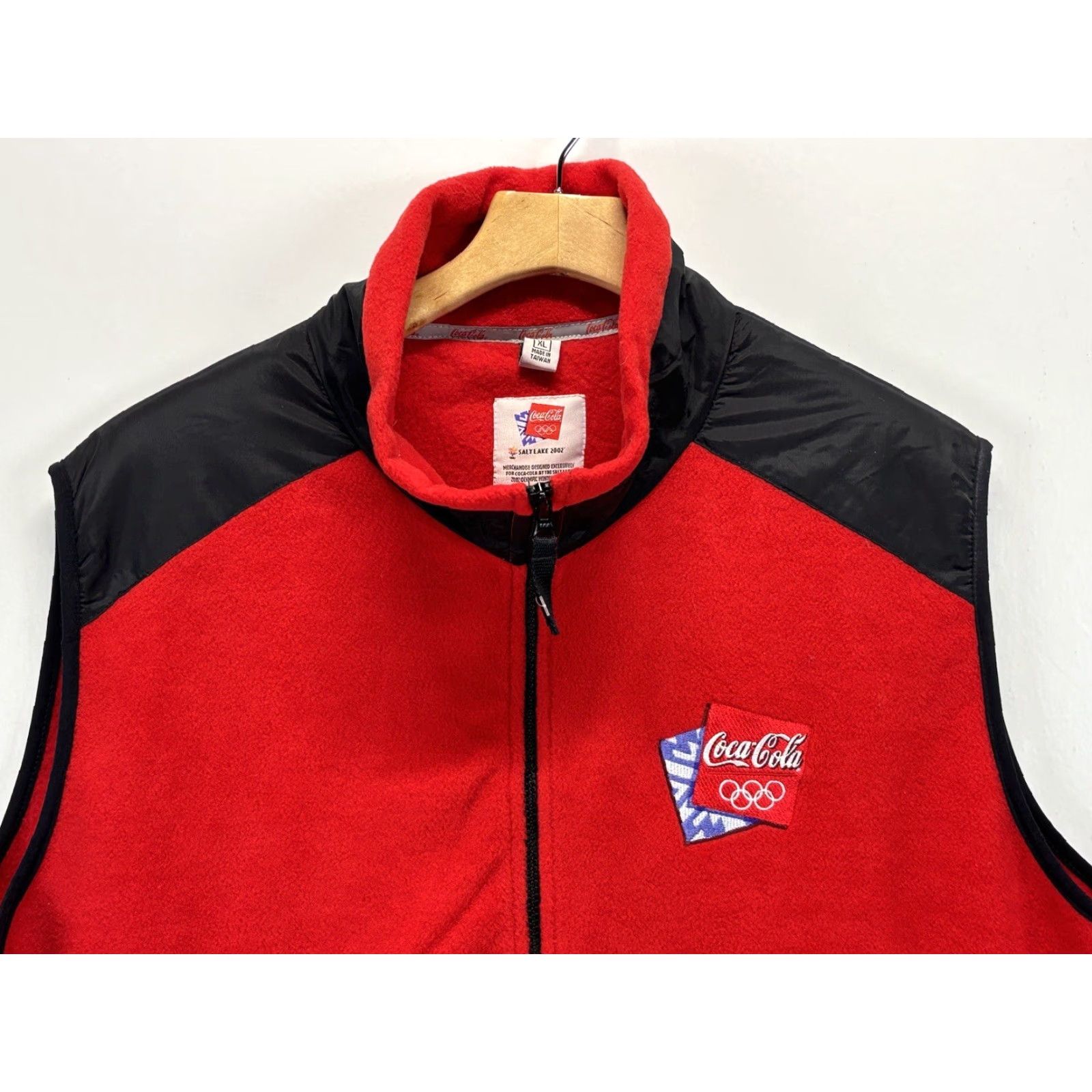 Vintage Vintage Coca Cola Salt Lake City Olympics Fleece Vest Jacket X-Large Red 2002 Size US XL / EU 56 / 4 - 2 Thumbnail