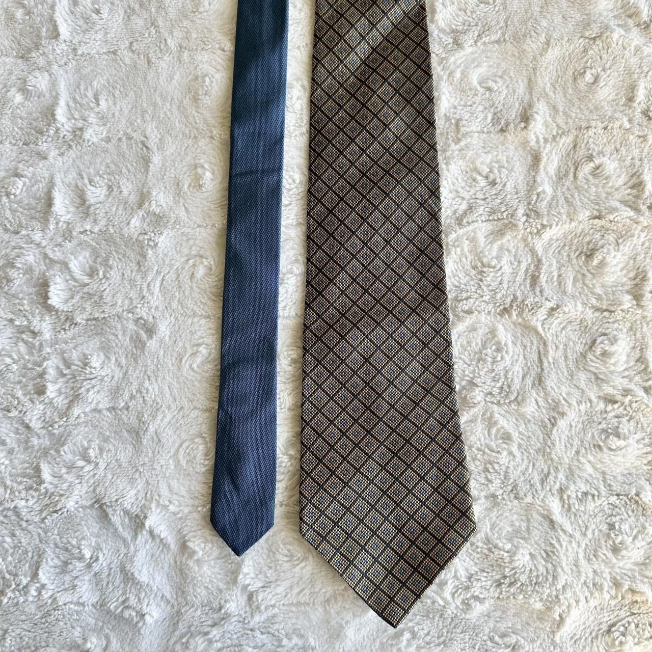Tommy Hilfiger Vintage Tommy Hilfiger Necktie Mens Gold Blue Geometric Silk Size ONE SIZE - 1 Thumbnail
