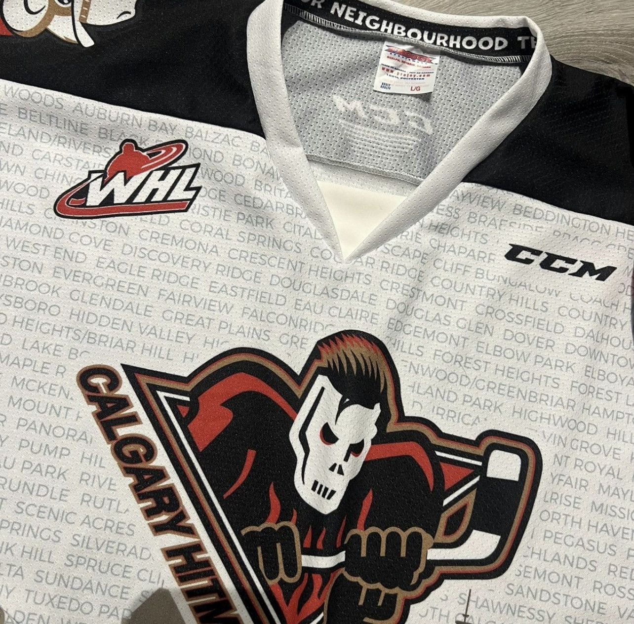 Other Calgary Hitmen Hockey Jersey Size US L / EU 52-54 / 3 - 6 Thumbnail