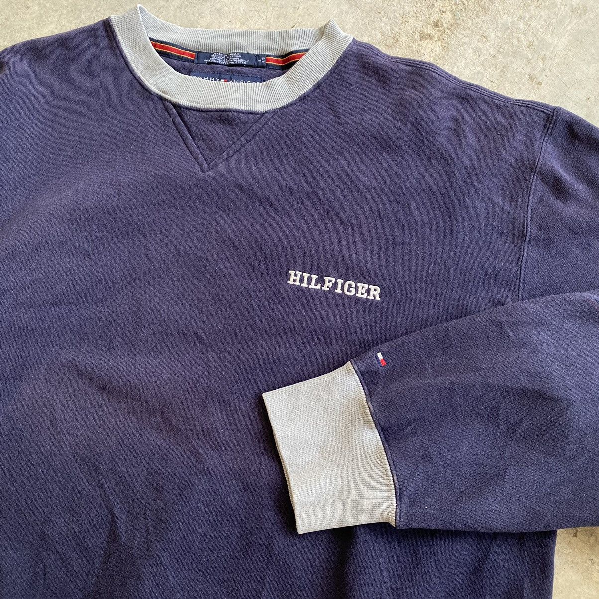 Tommy Hilfiger TOMMY HILFIGER Nice Embroidery Spellout Crewneck Sweatshirt Size US L / EU 52-54 / 3 - 3 Thumbnail