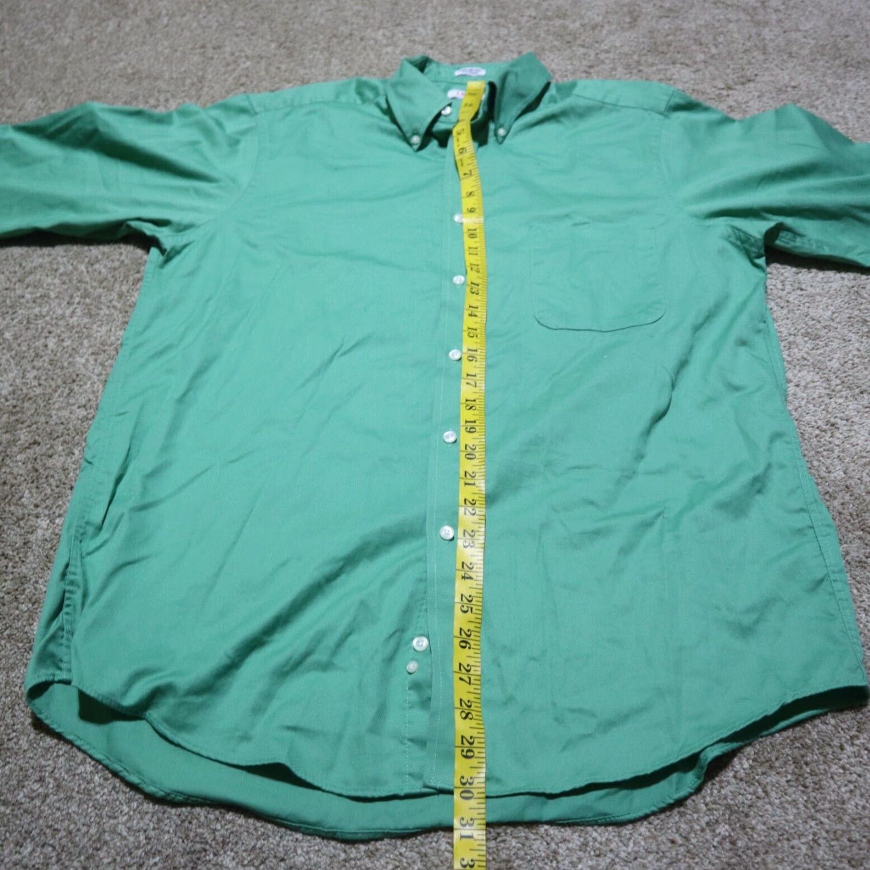 Izod IZOD Shirt Men 16.5 32/33 Solid Green Classic Fit Long Sleeve Button-Up Collared Shirt Mens Size US L / EU 52-54 / 3 - 6 Thumbnail
