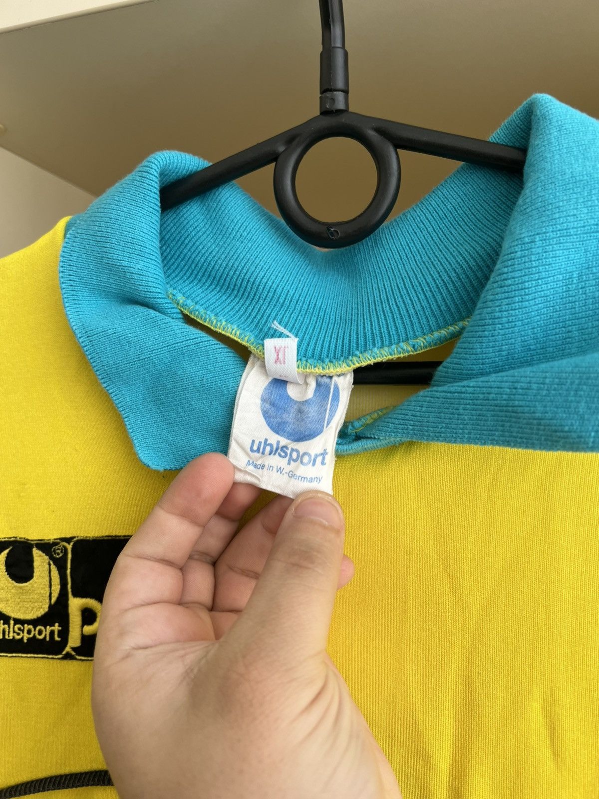 Vintage Vintage Uhlsport Goalkeeper Jersey 80s Made in West Germany Size US XL / EU 56 / 4 - 6 Thumbnail