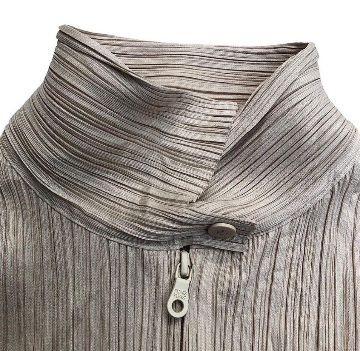 Pleats Please Issey Miyake Faux Fur Issey Miyake Pleats Please Zip Up Long Sleeve Size S / US 4 / IT 40 - 5 Thumbnail