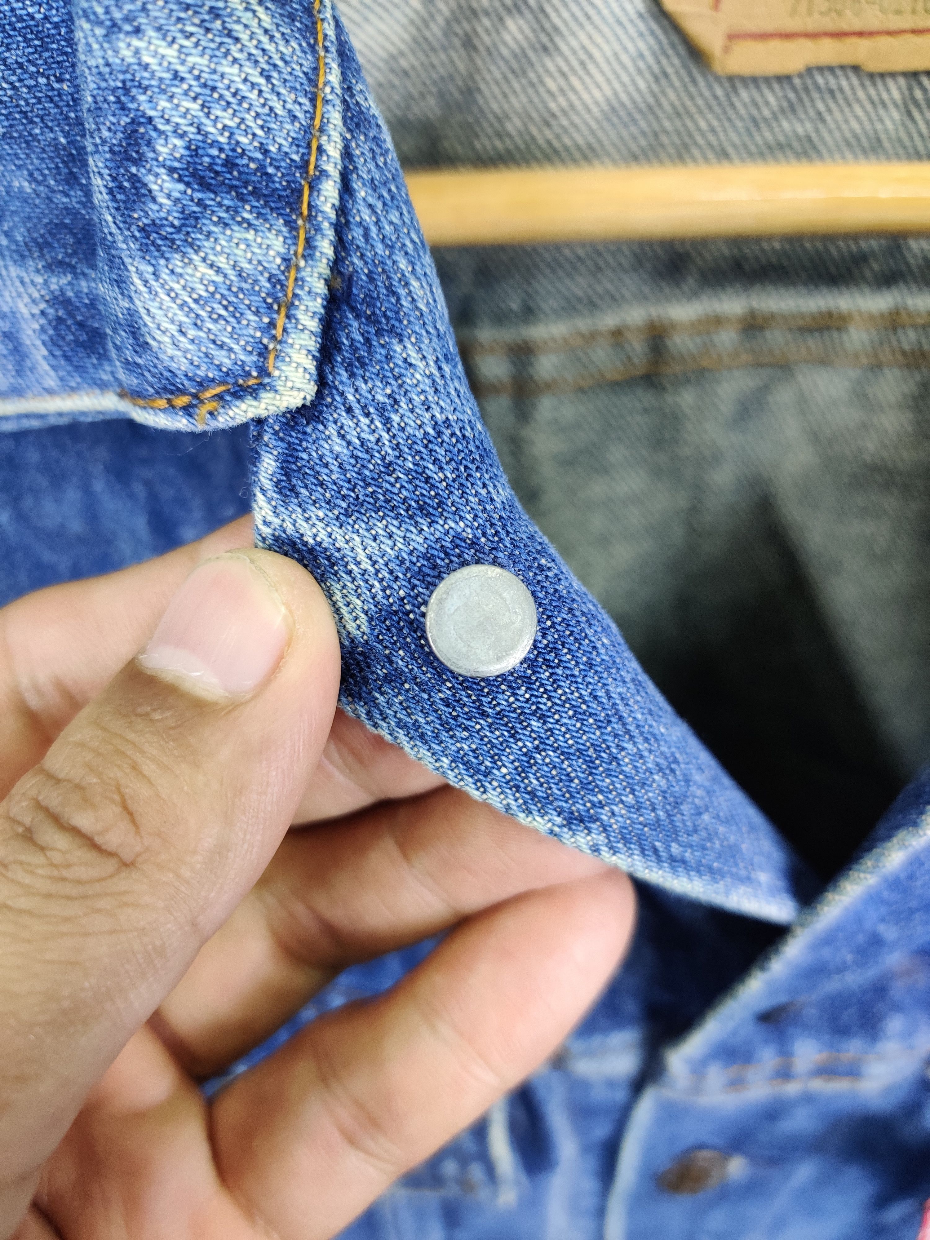 Levi's Vintage Clothing Vintage 90s Levi's 71506 Denim Trucker Jacket Size US M / EU 48-50 / 2 - 11 Thumbnail