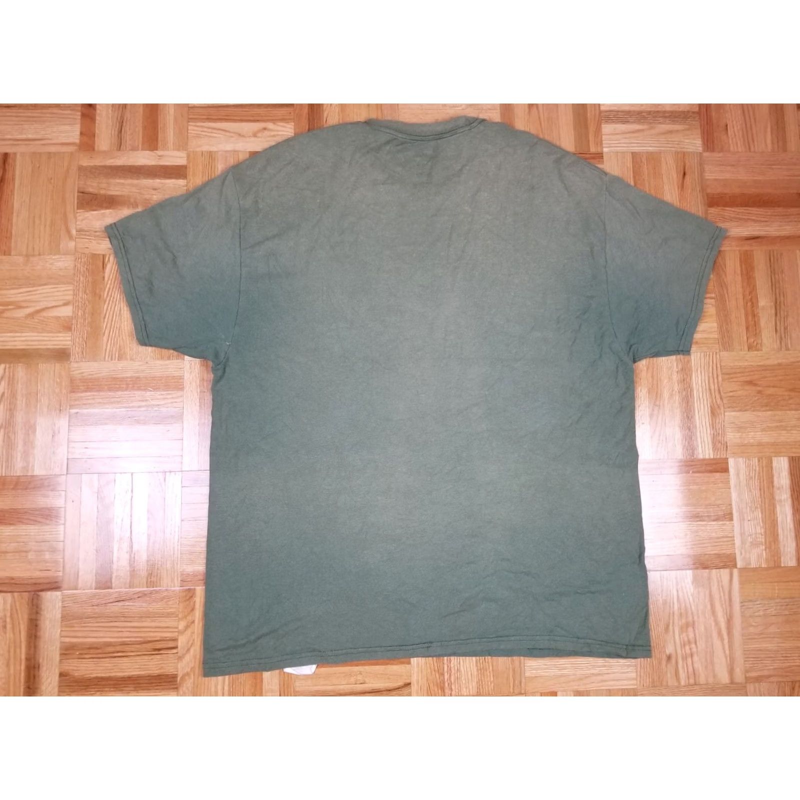 Hanes VINTAGE Hanes GREEN Sun faded THIN T-SHIRT MEN'S XLARGE Shirt Mens 90s Military USA Green Sun faded Hanes T-Shirt XL Mens Size US XL / EU 56 / 4 - 6 Thumbnail