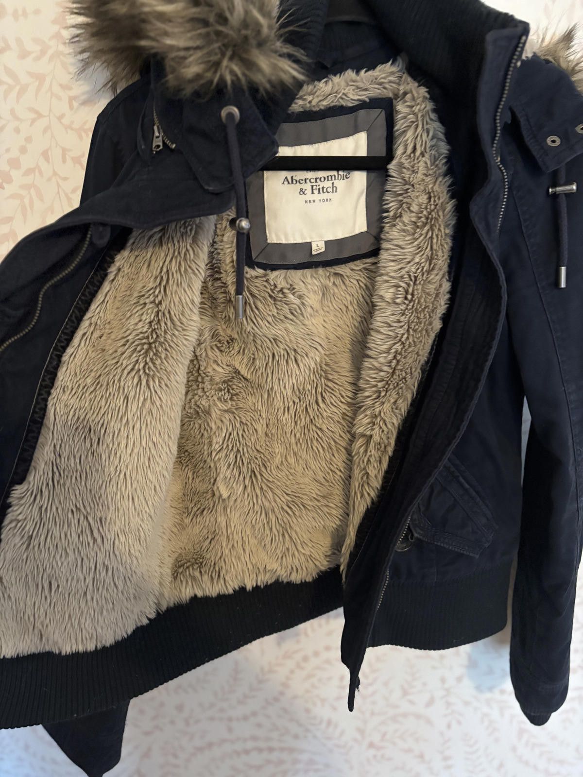 Abercrombie & Fitch Vintage Y2K Abercrombie and Fitch fur bomber READ DESC Size L / US 10 / IT 46 - 5 Thumbnail