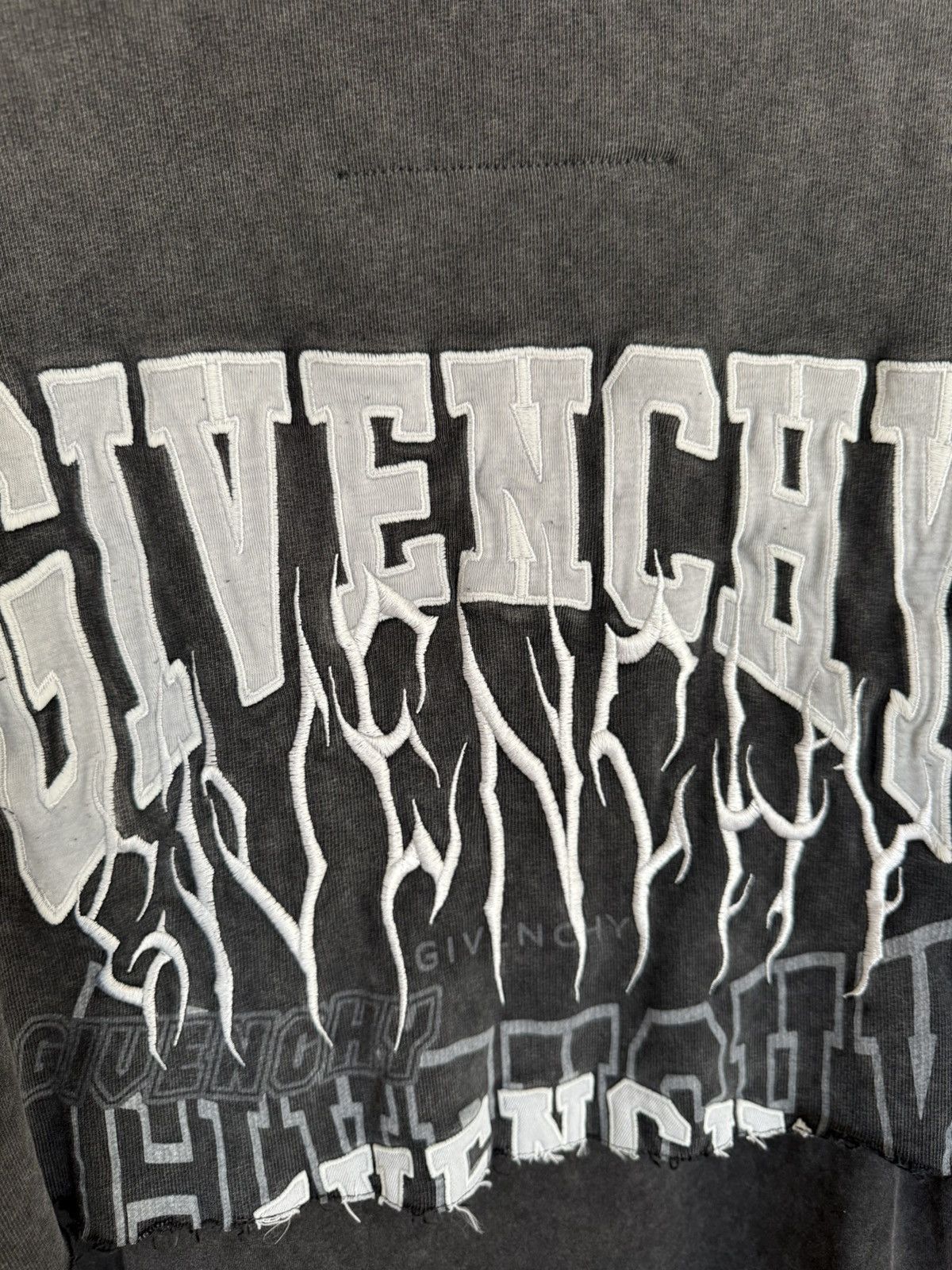 Givenchy Givenchy triple layered logo hoodie sweat crew T shirt grail Size US L / EU 52-54 / 3 - 18 Thumbnail