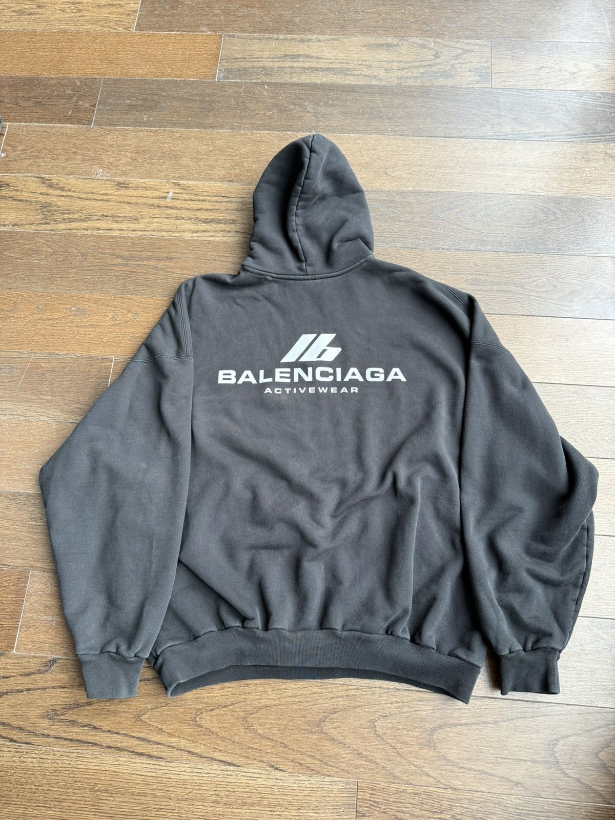BALENCIAGA Activewear フーディ ブラック BALENCIAGA Activewear フーディ ブラック 【公式通販】
