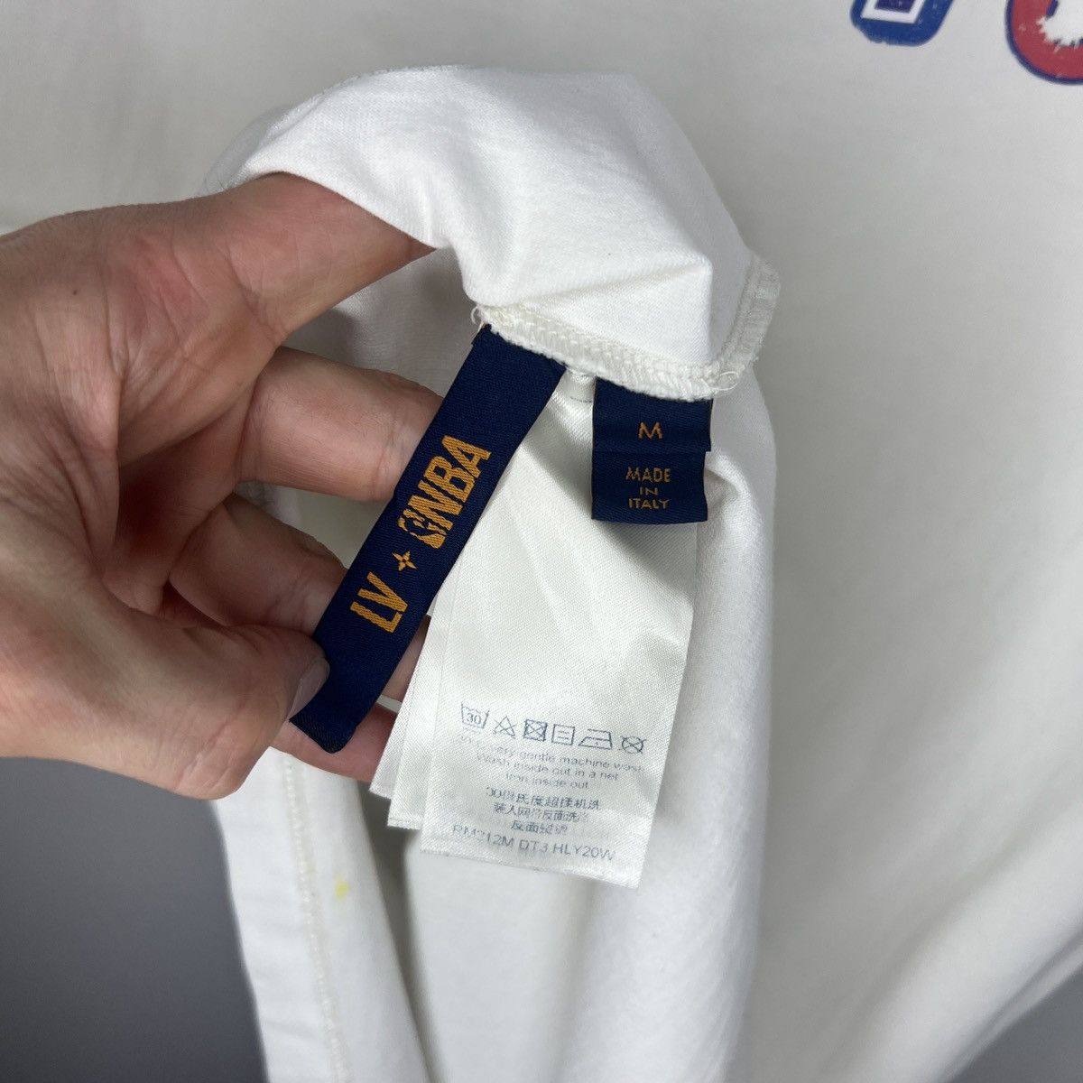 Louis Vuitton × NBA Louis Vuitton NBA White Logo T-Shirt Size US M / EU 48-50 / 2 - 13 Thumbnail